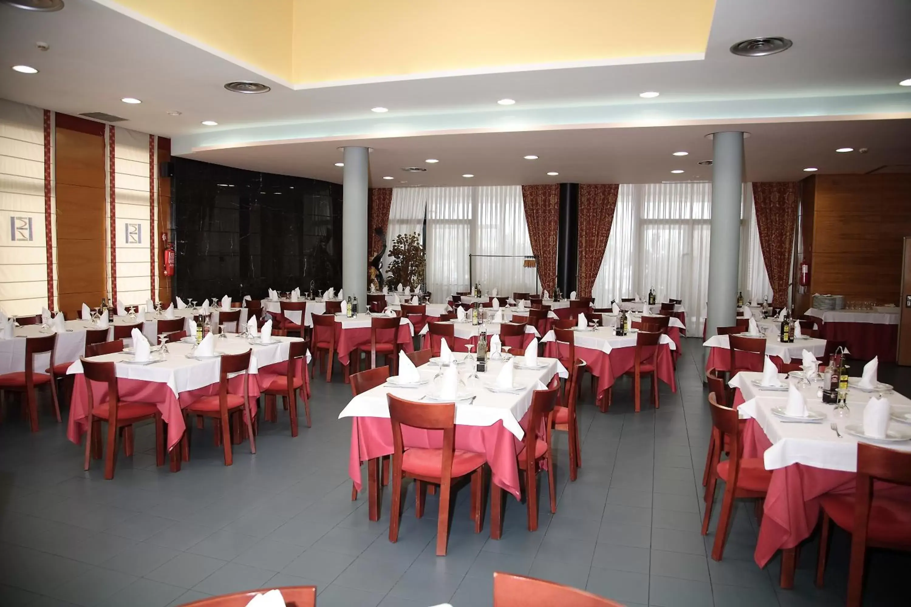 Restaurant/Places to Eat in Hotel Ruta de Europa