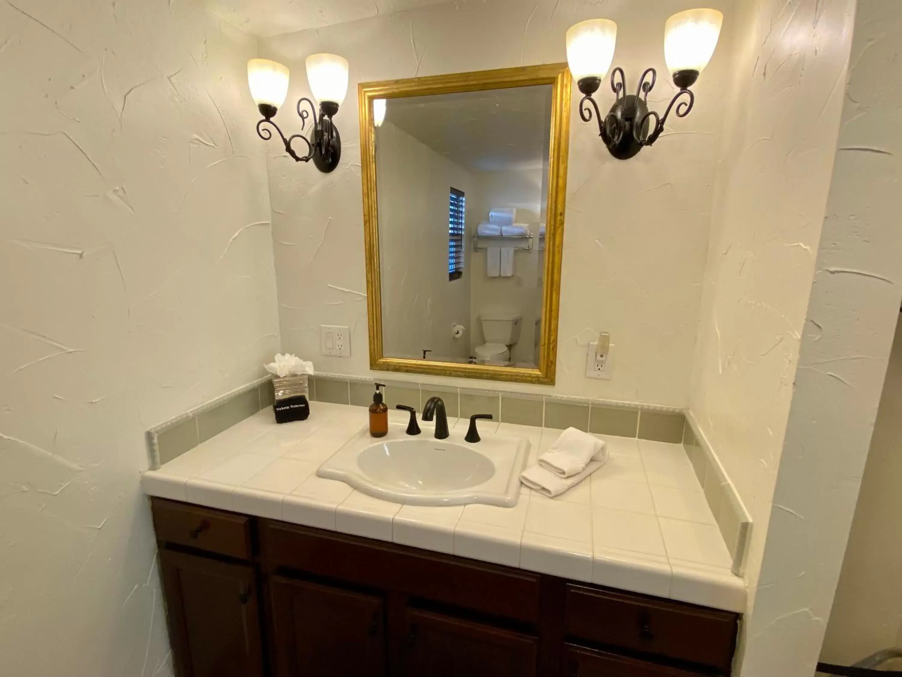 Bathroom in Old Ranch Inn - Adults Only 21 & Up