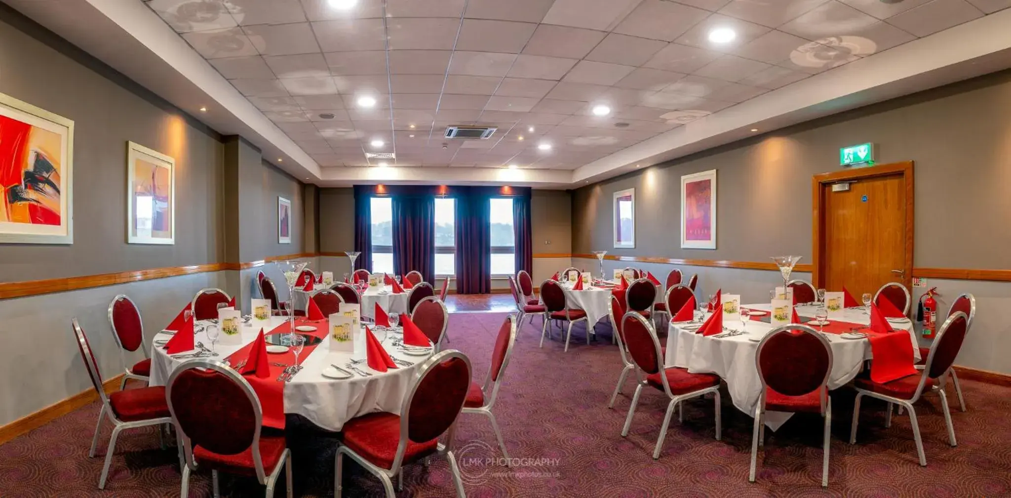 Banquet/Function facilities, Restaurant/Places to Eat in City Hotel