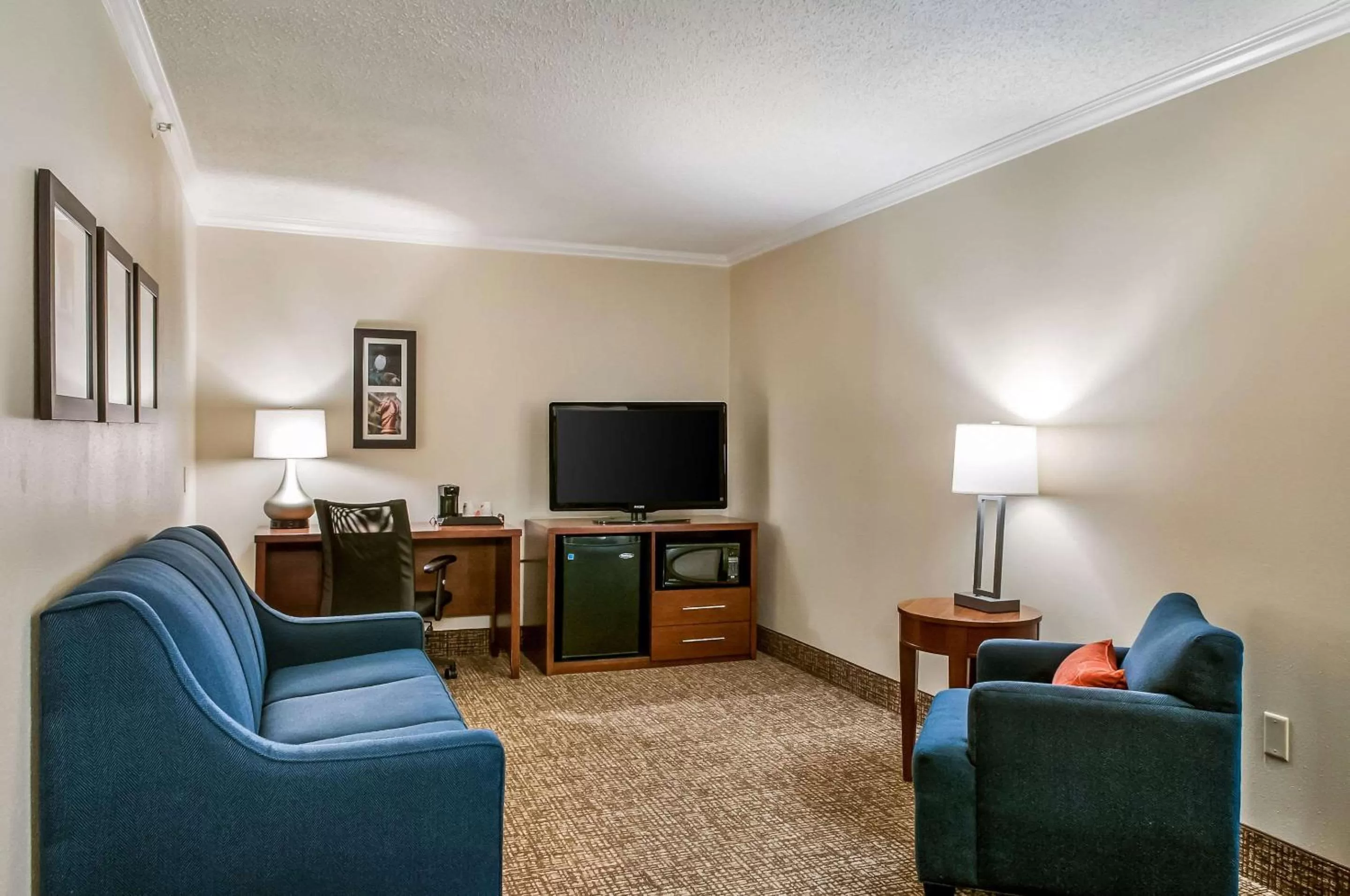 Photo of the whole room in Comfort Inn & Suites At Copeland Tower
