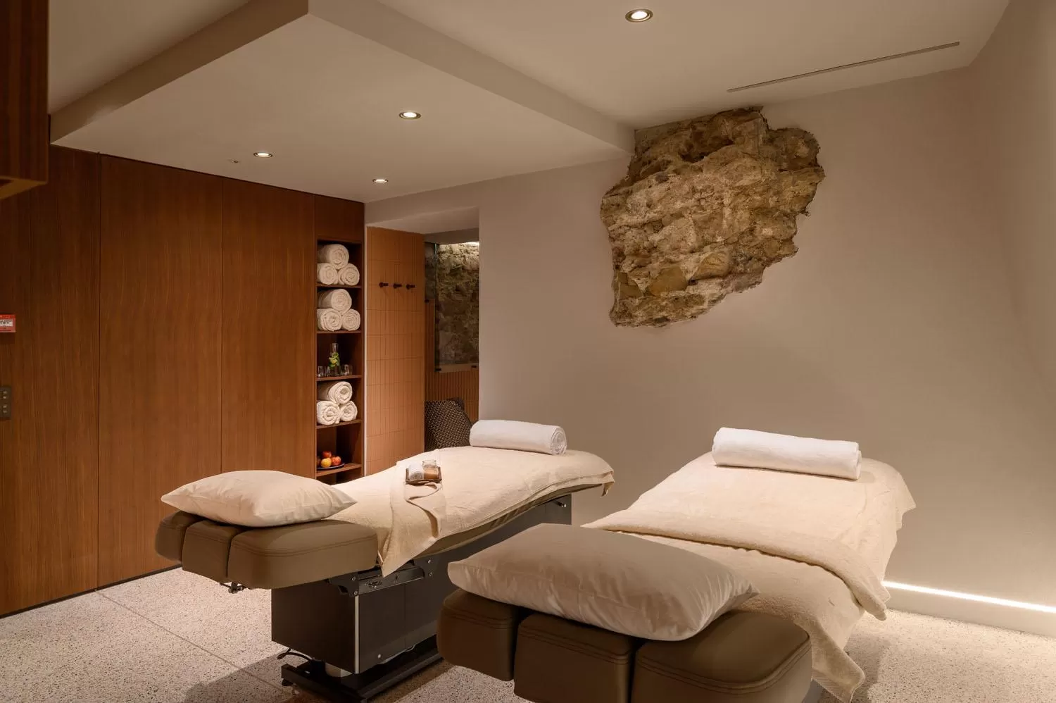 Massage, Bed in Zlata Ladjica Boutique Hotel