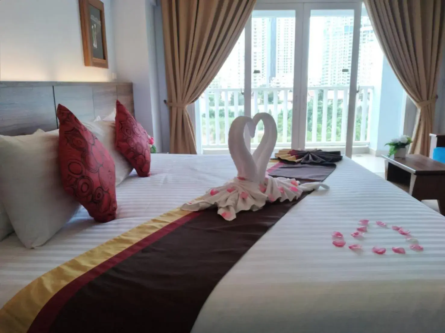 Photo of the whole room, Bed in Saisawan Beach Resort