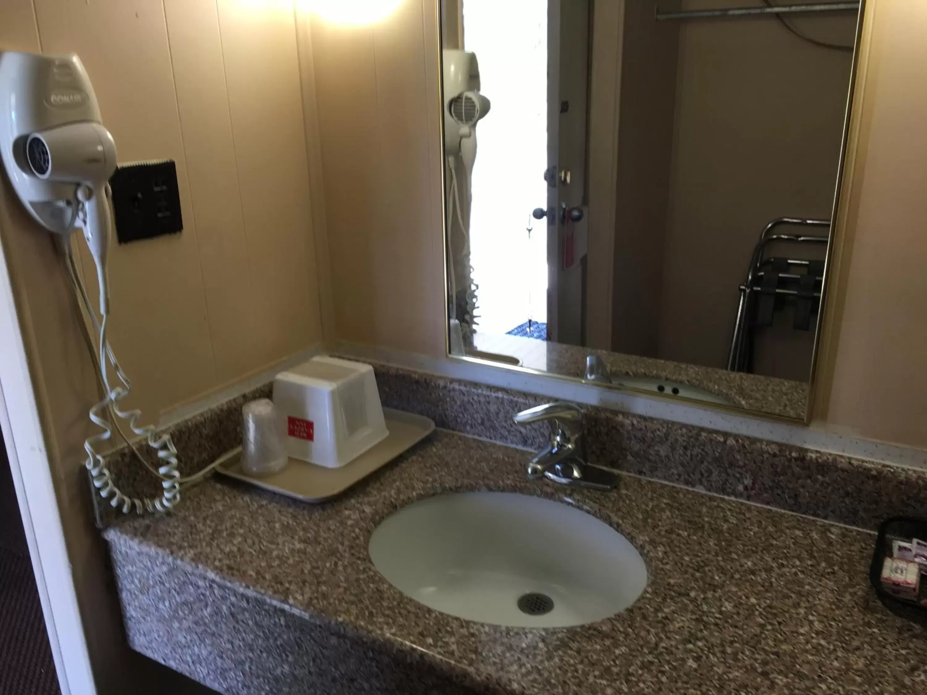 Bathroom in Red Carpet Inn - Gettysburg