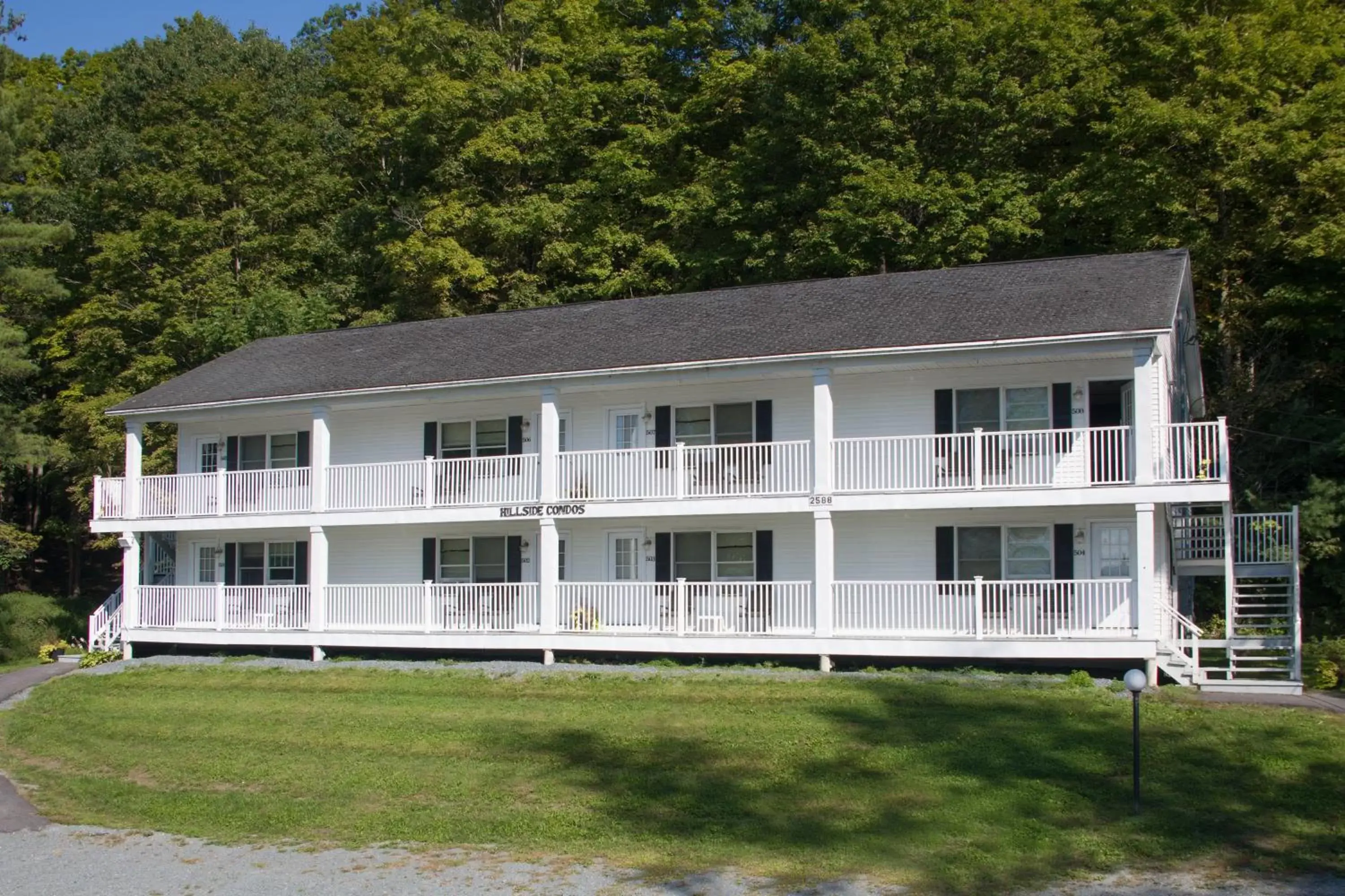 Property Building in Lake Bomoseen Lodge