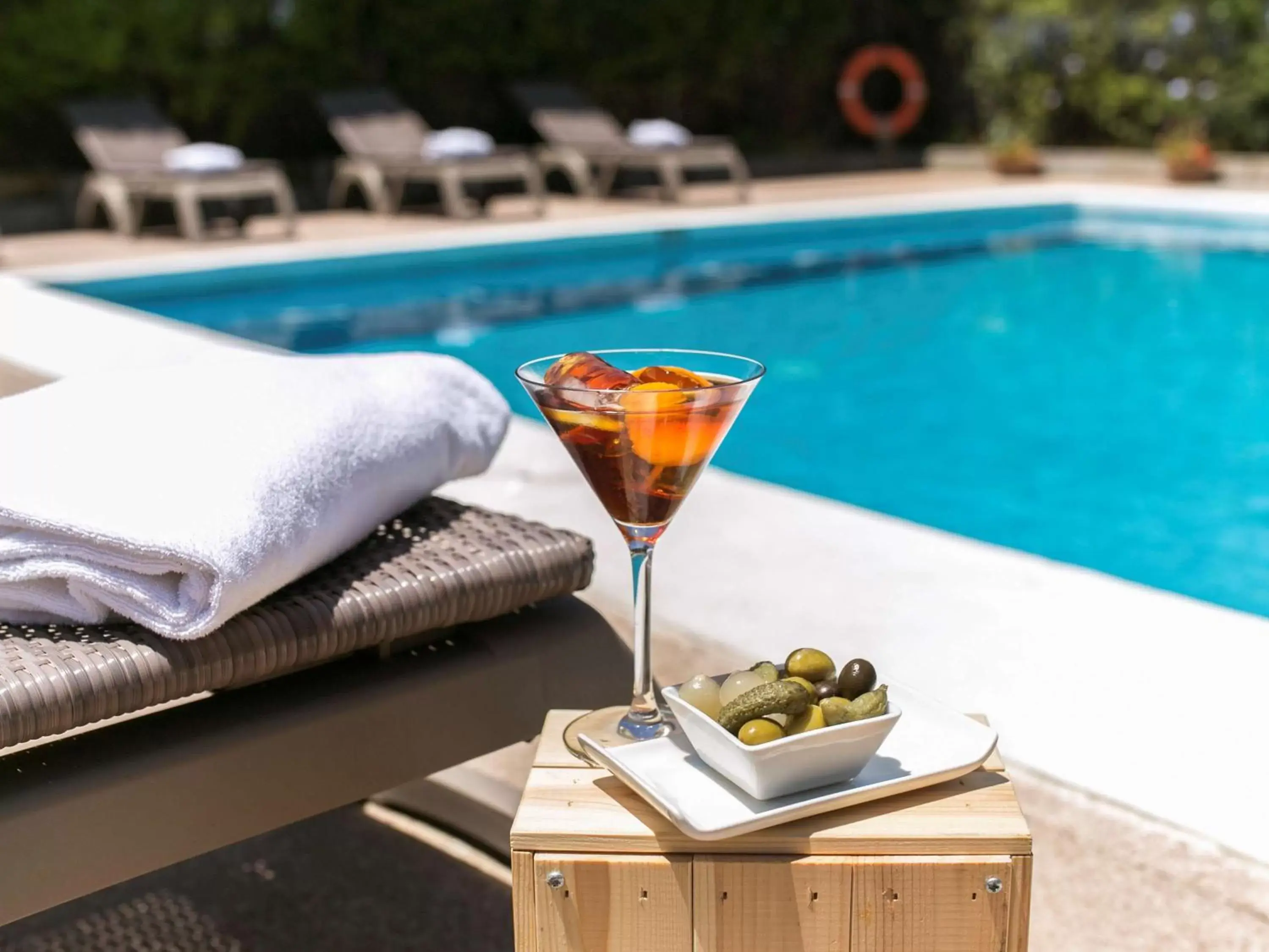 Lounge or bar, Swimming Pool in Ibis Jerez De La Frontera Cadiz