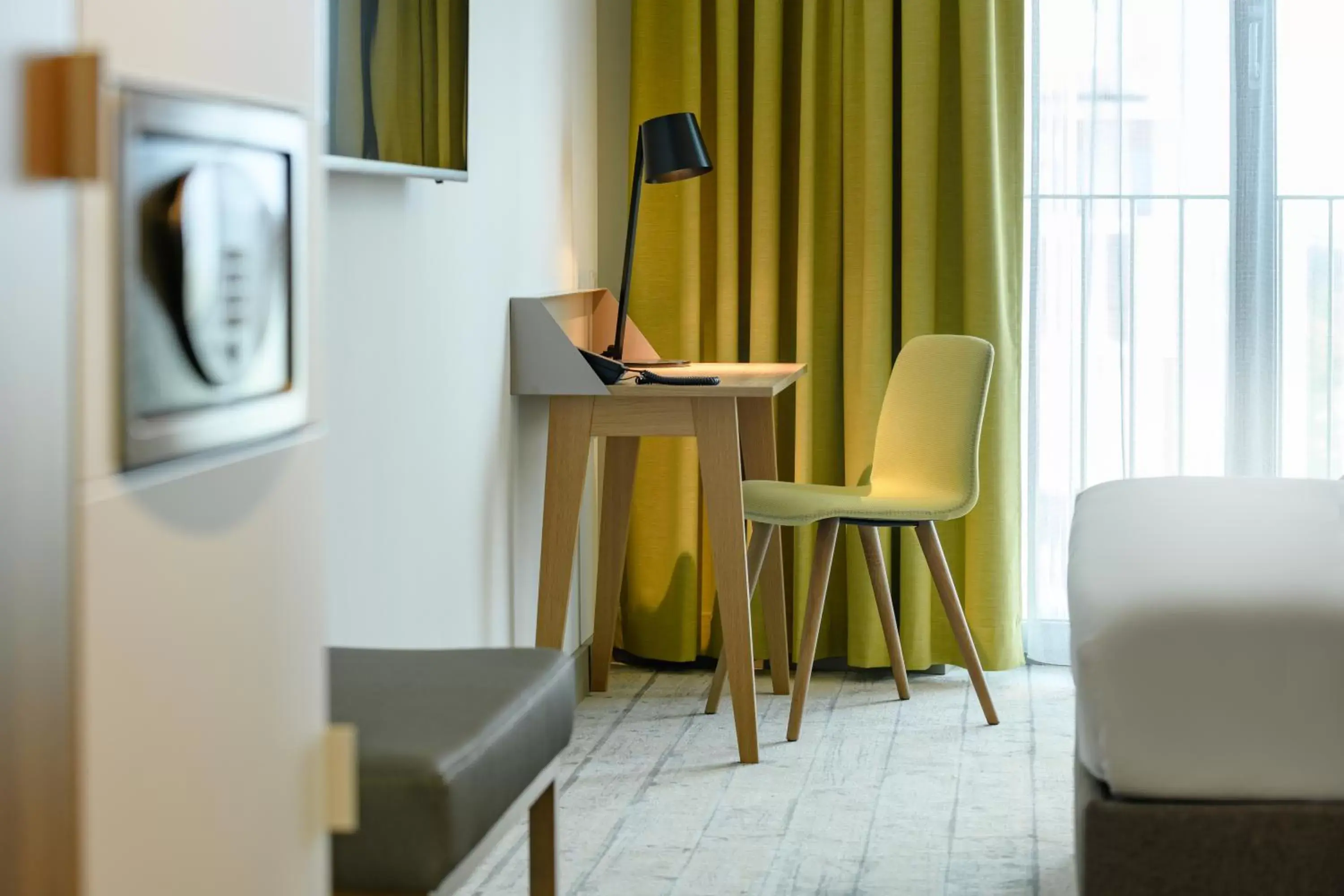 Business facilities, TV/Entertainment Center in Novotel München Messe