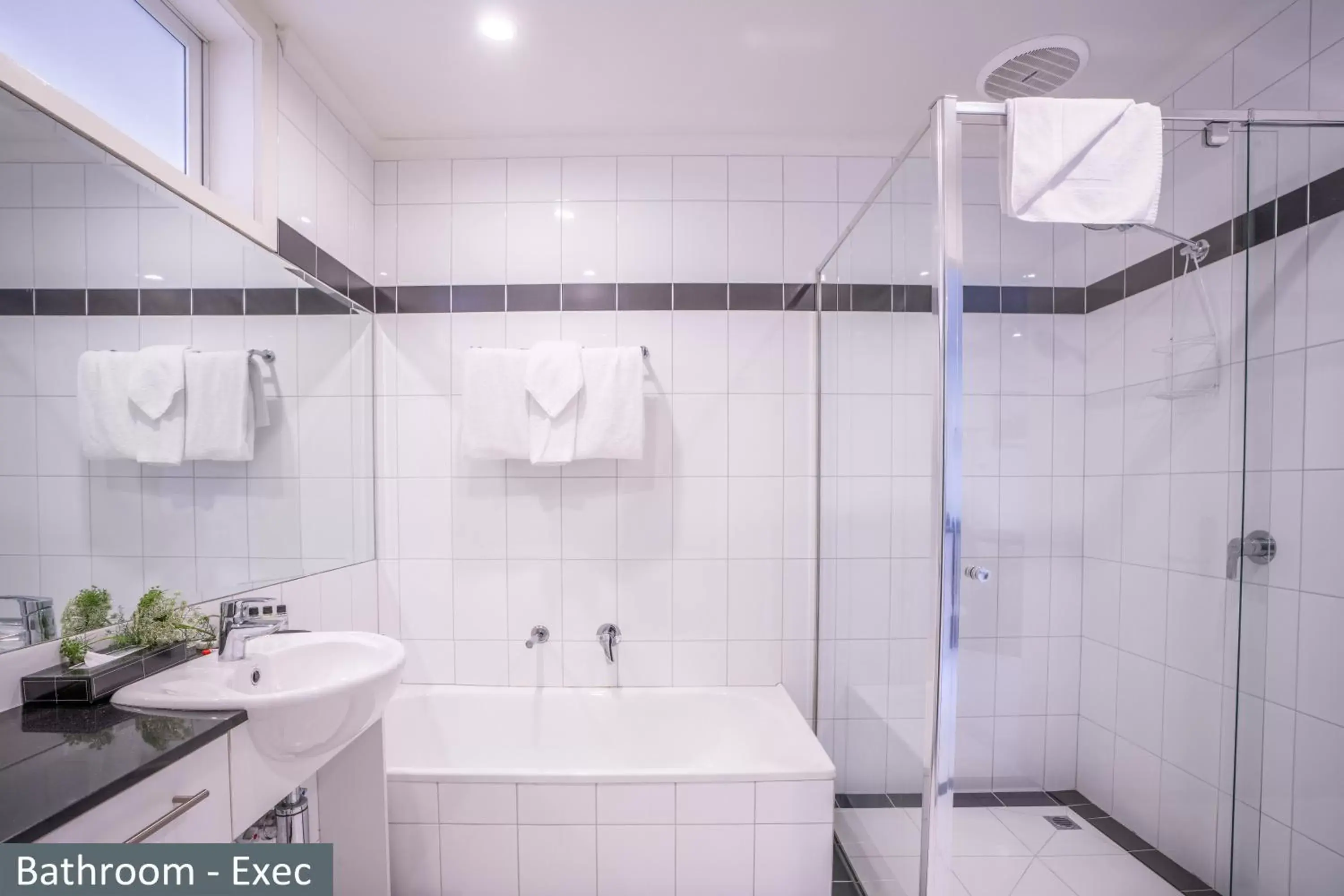 Shower, Bathroom in Clocktower Apartment Hotel