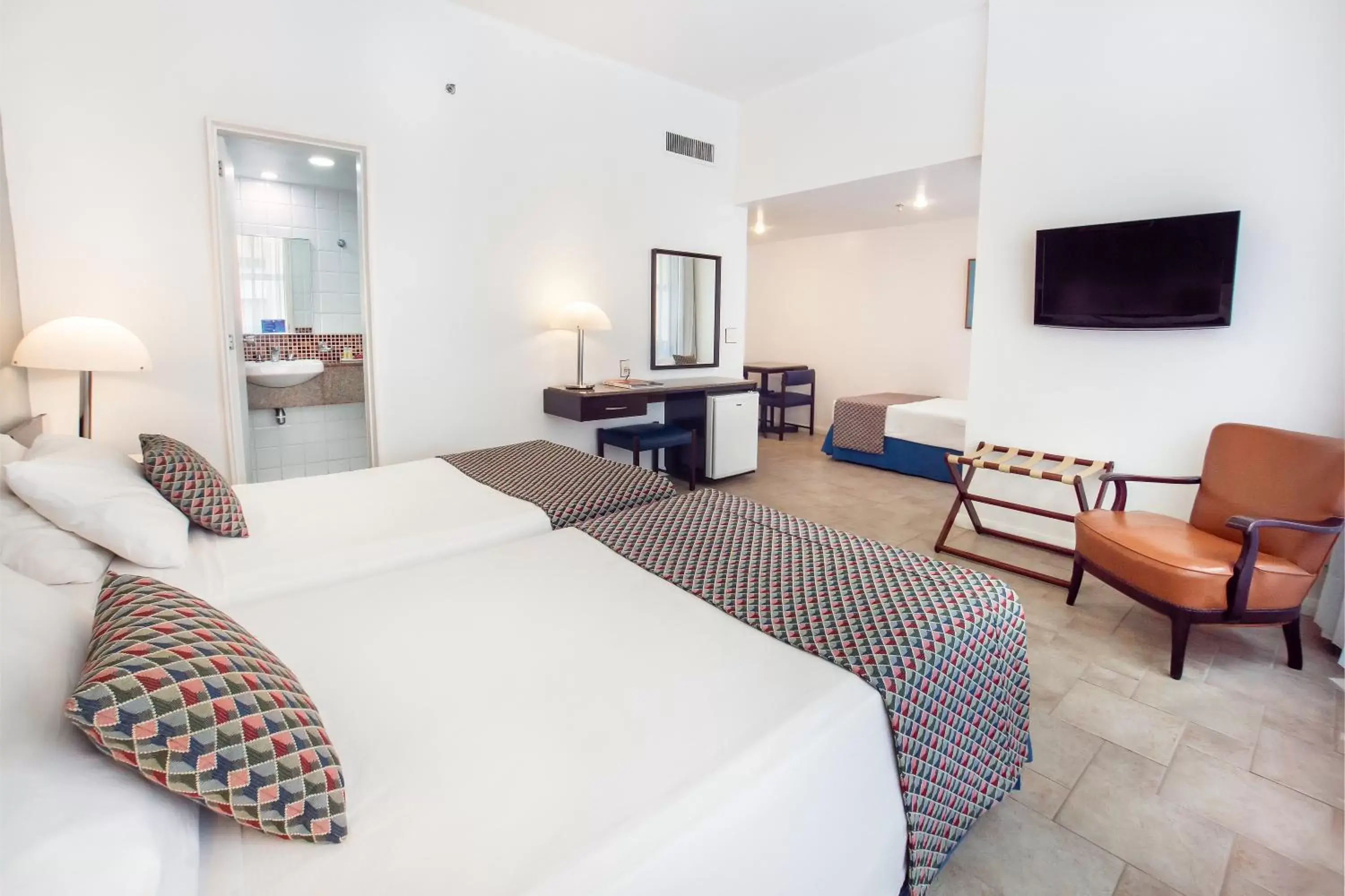 TV and multimedia, Bed in Savoy Othon Lite TV and multimedia, Bed in Savoy Othon Lite