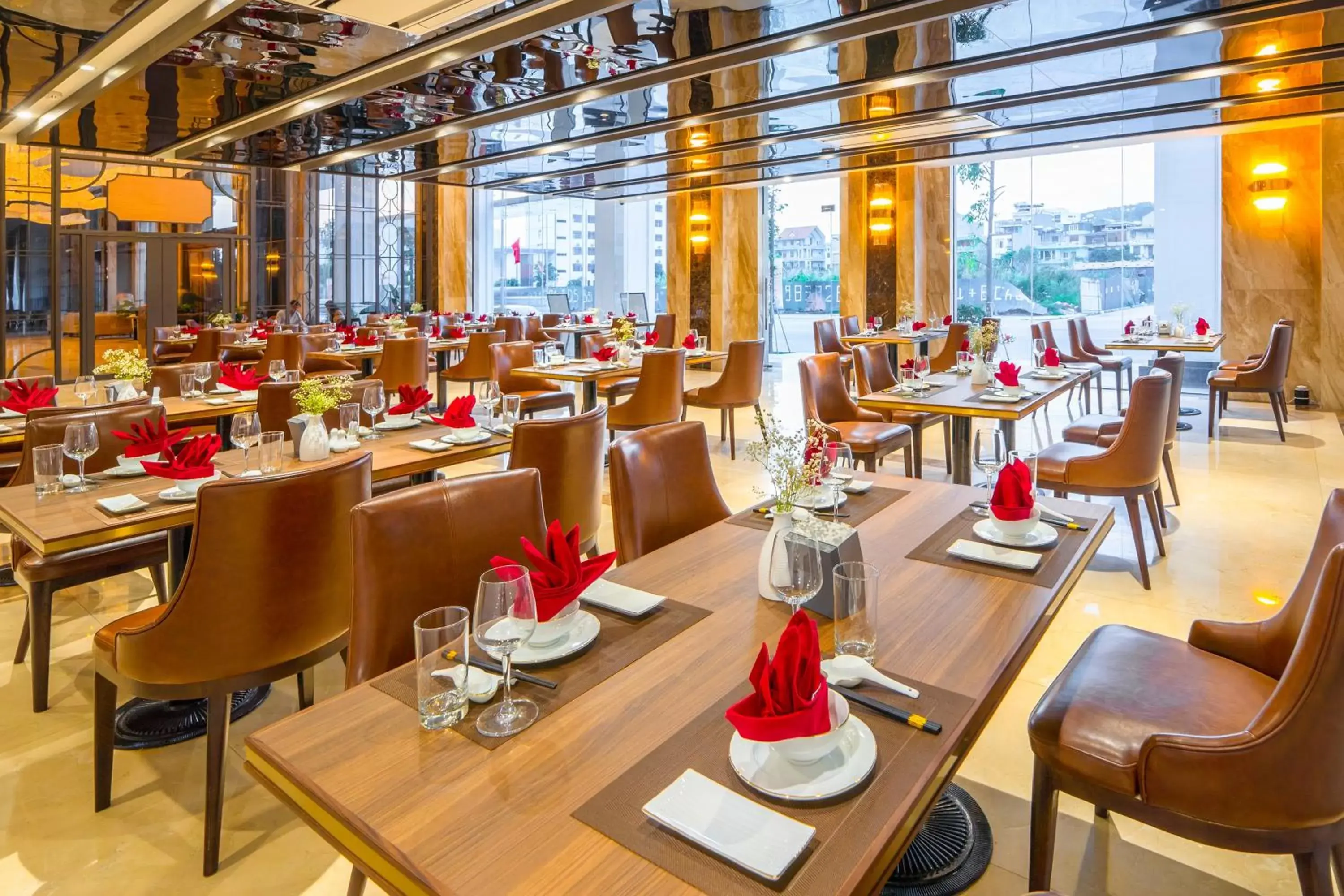 Restaurant/places to eat in Paddington Hotel Halong Bayview Restaurant/places to eat in Paddington Hotel Halong Bayview