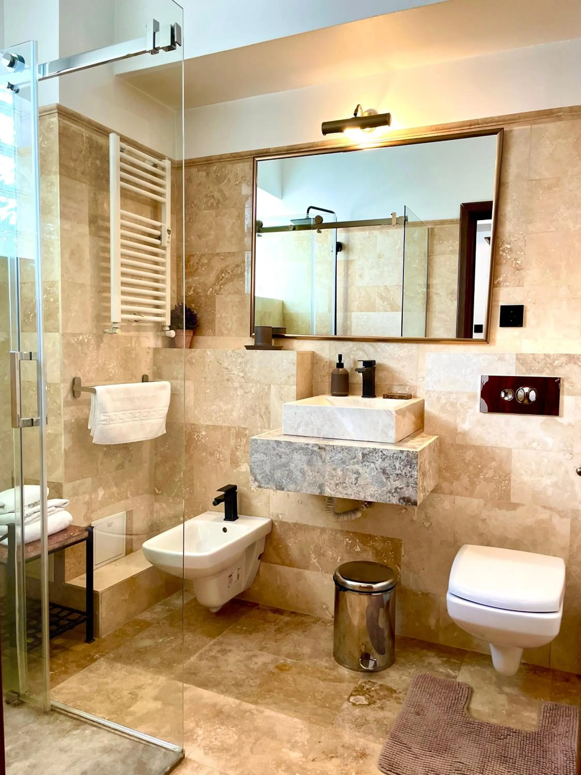 Bathroom in Arc de Triomphe by Residence Hotels