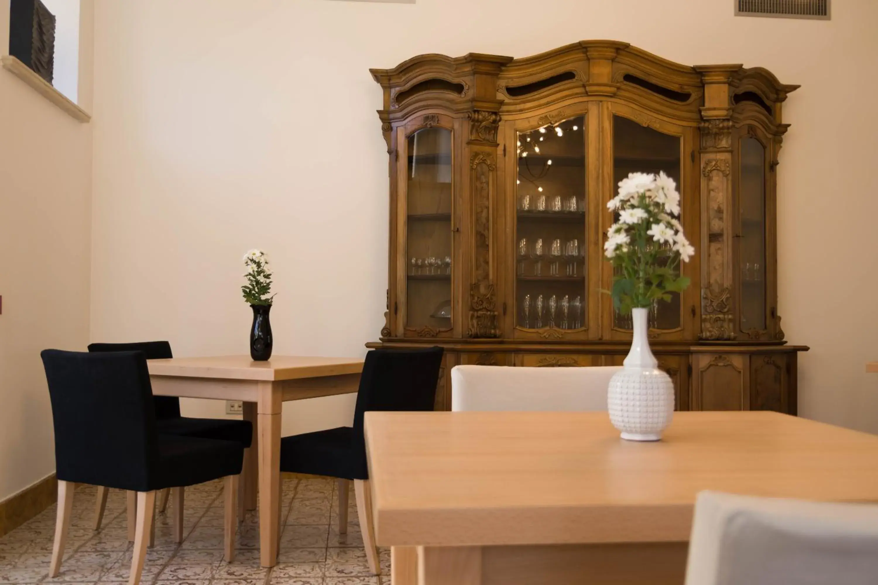 Restaurant/places to eat, Dining Area in Hotel Caiammari