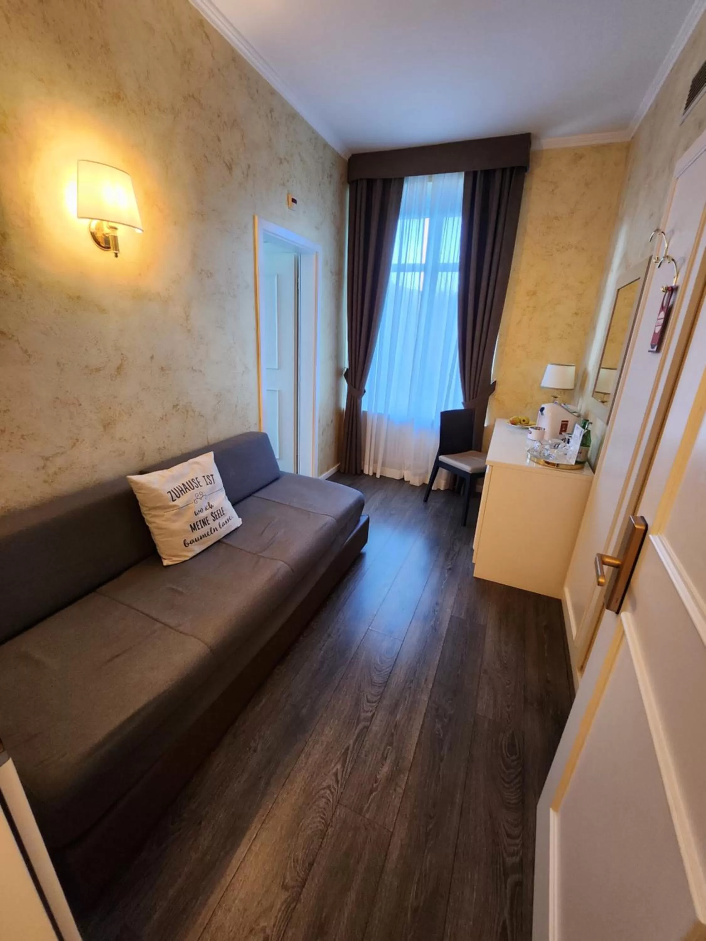 Photo of the whole room in Hotel Millennium