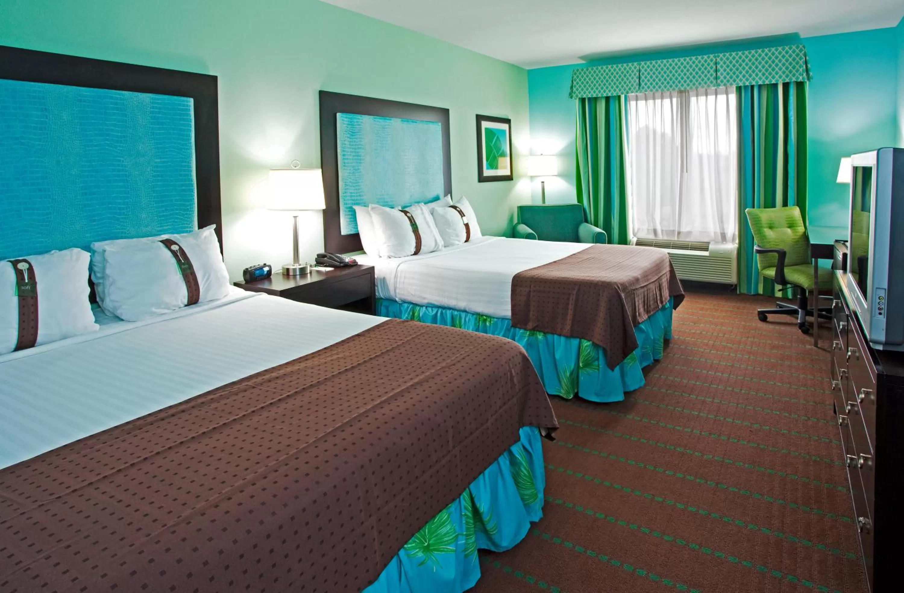 Photo of the whole room, Bed in Holiday Inn Hotel & Suites Ocala Conference Center by IHG