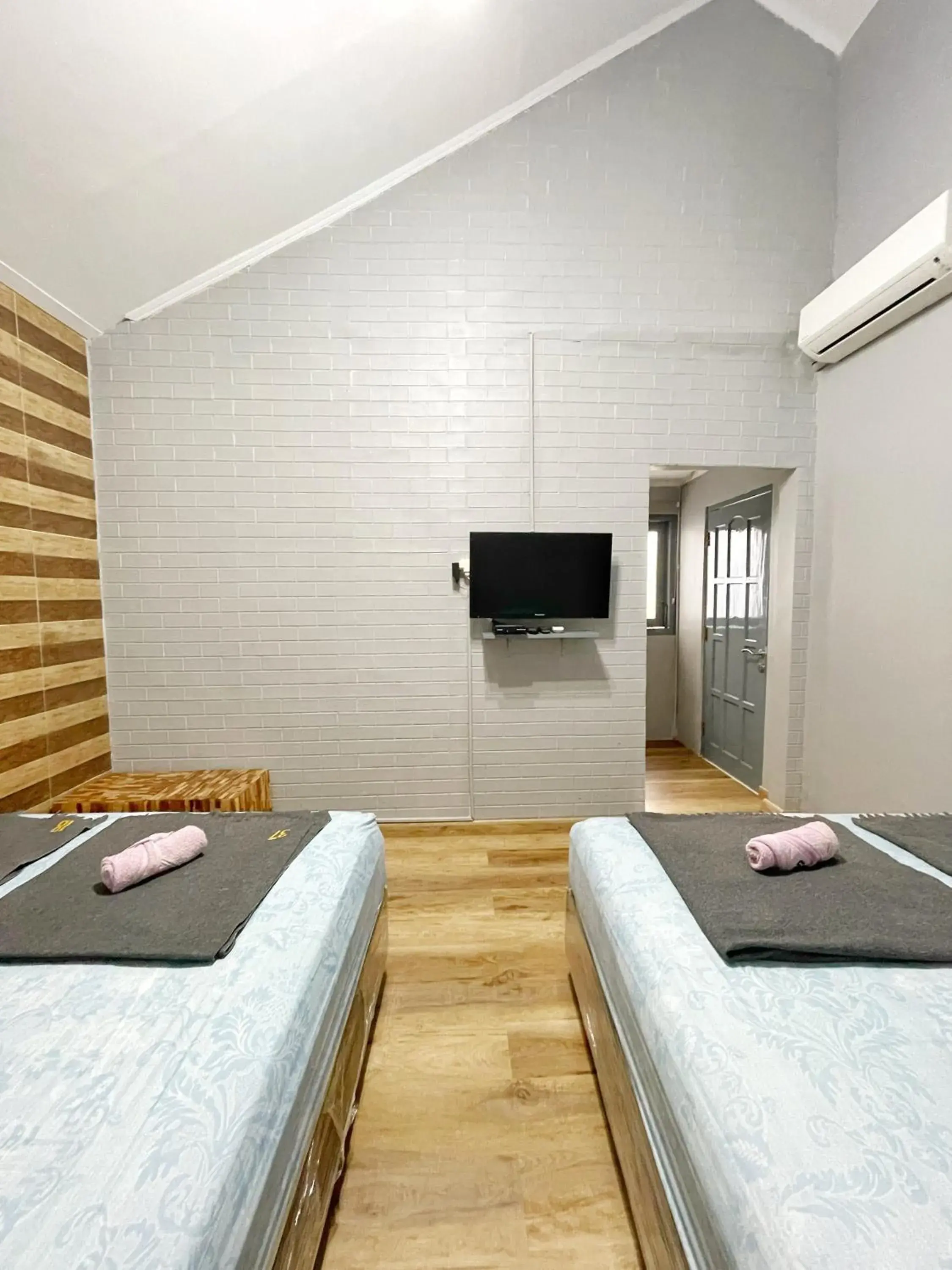 Bed in OtU Hostel By OstiC