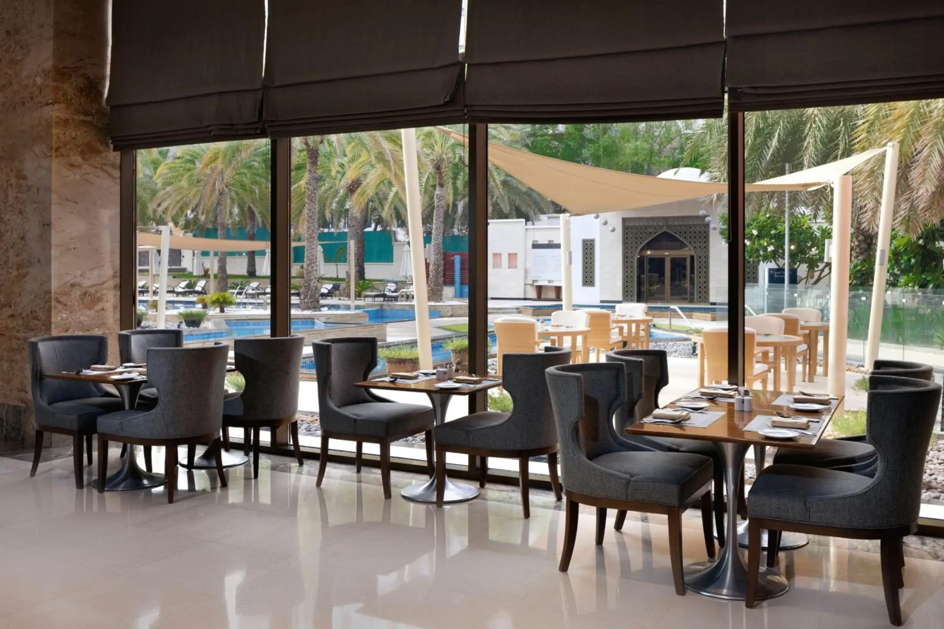 Restaurant/Places to Eat in Sheraton Oman Hotel
