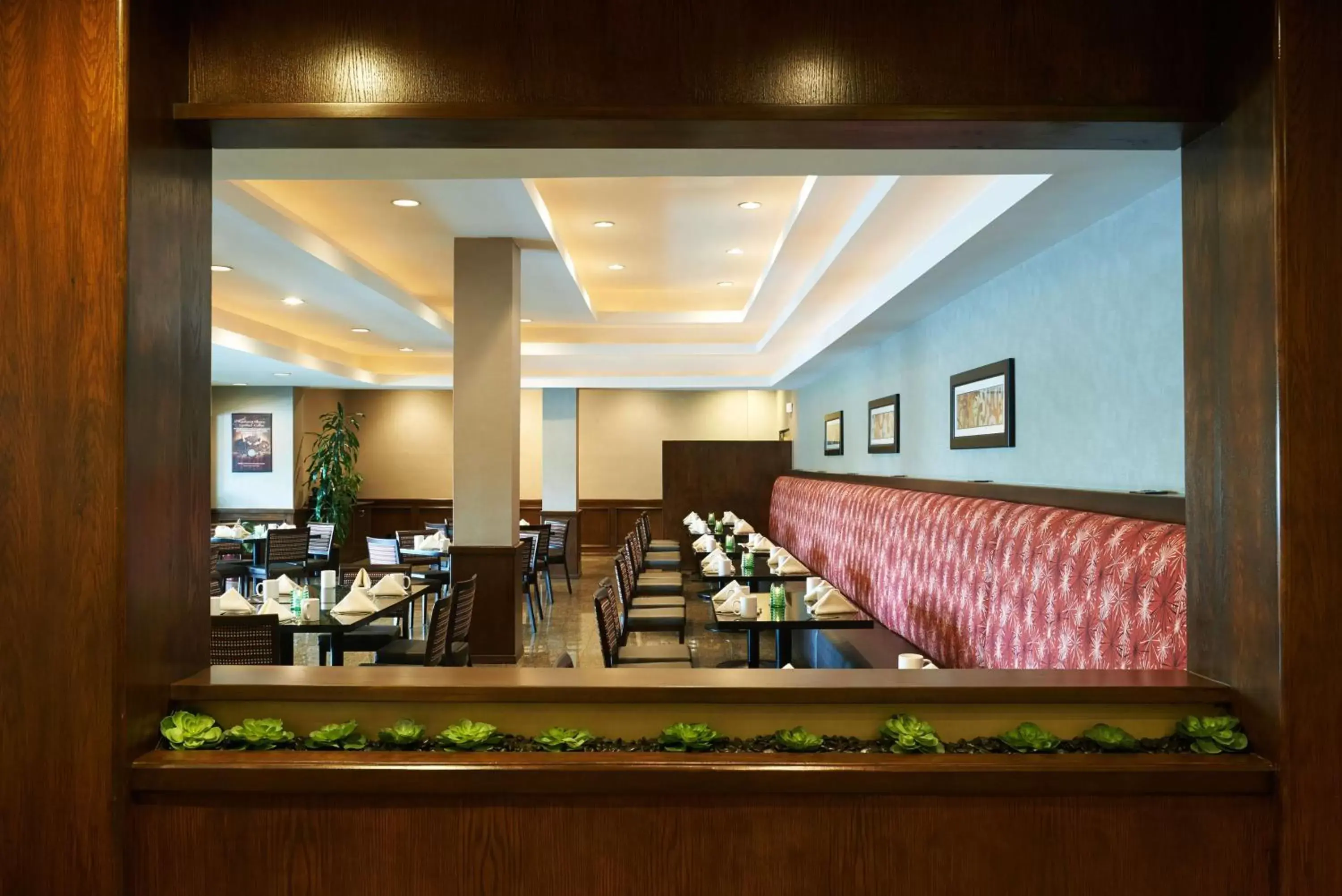 Restaurant/Places to Eat in Doubletree by Hilton Buena Park