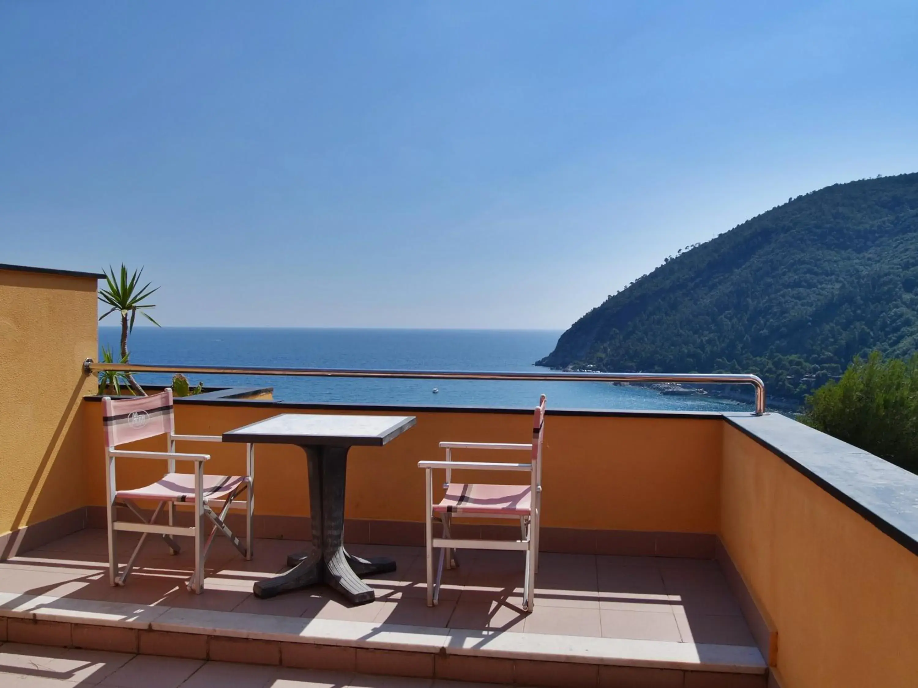 Sea view, Balcony/Terrace in Hotel Residence Mondial