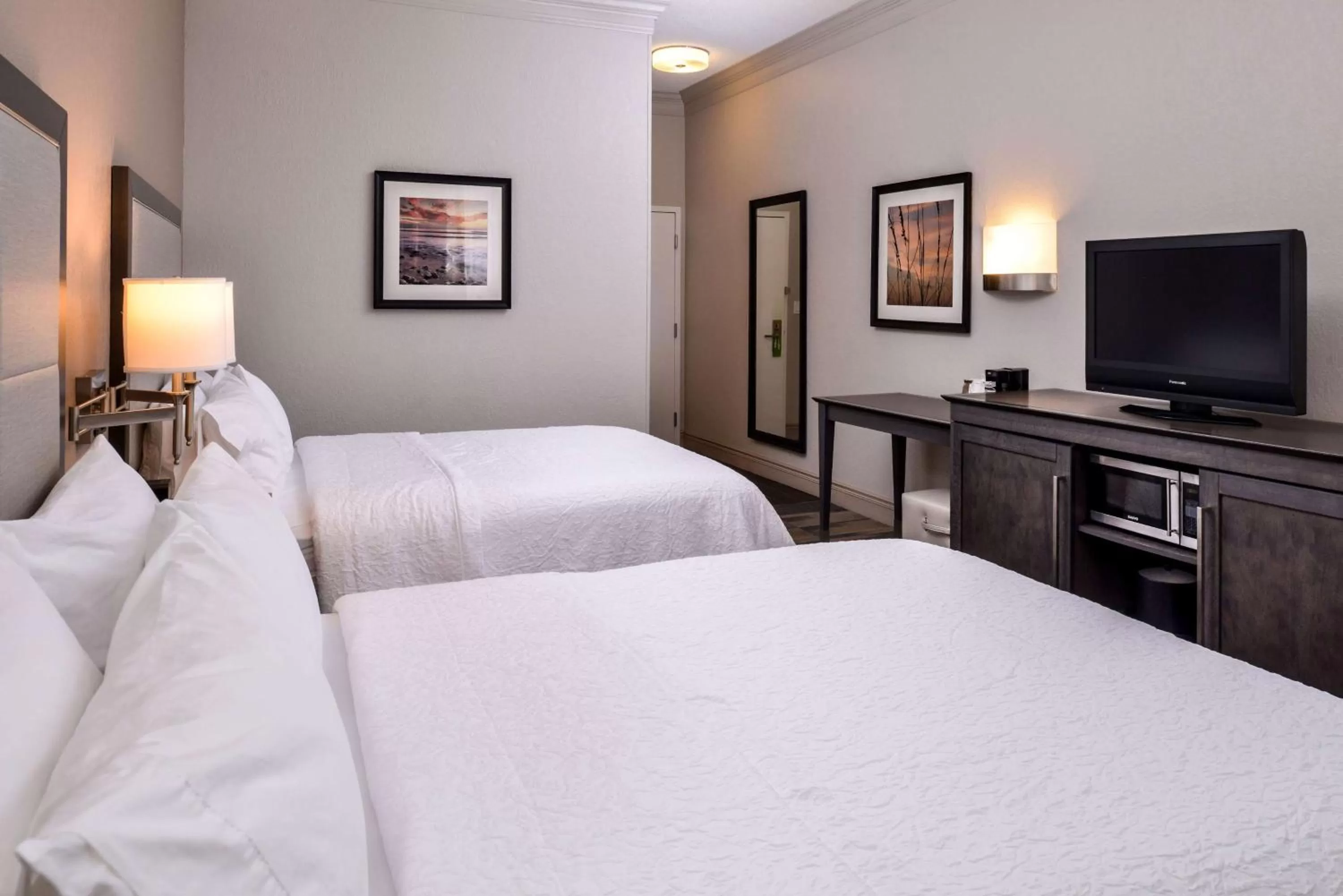 Bedroom, Bed in Hampton Inn Fort Lauderdale Plantation