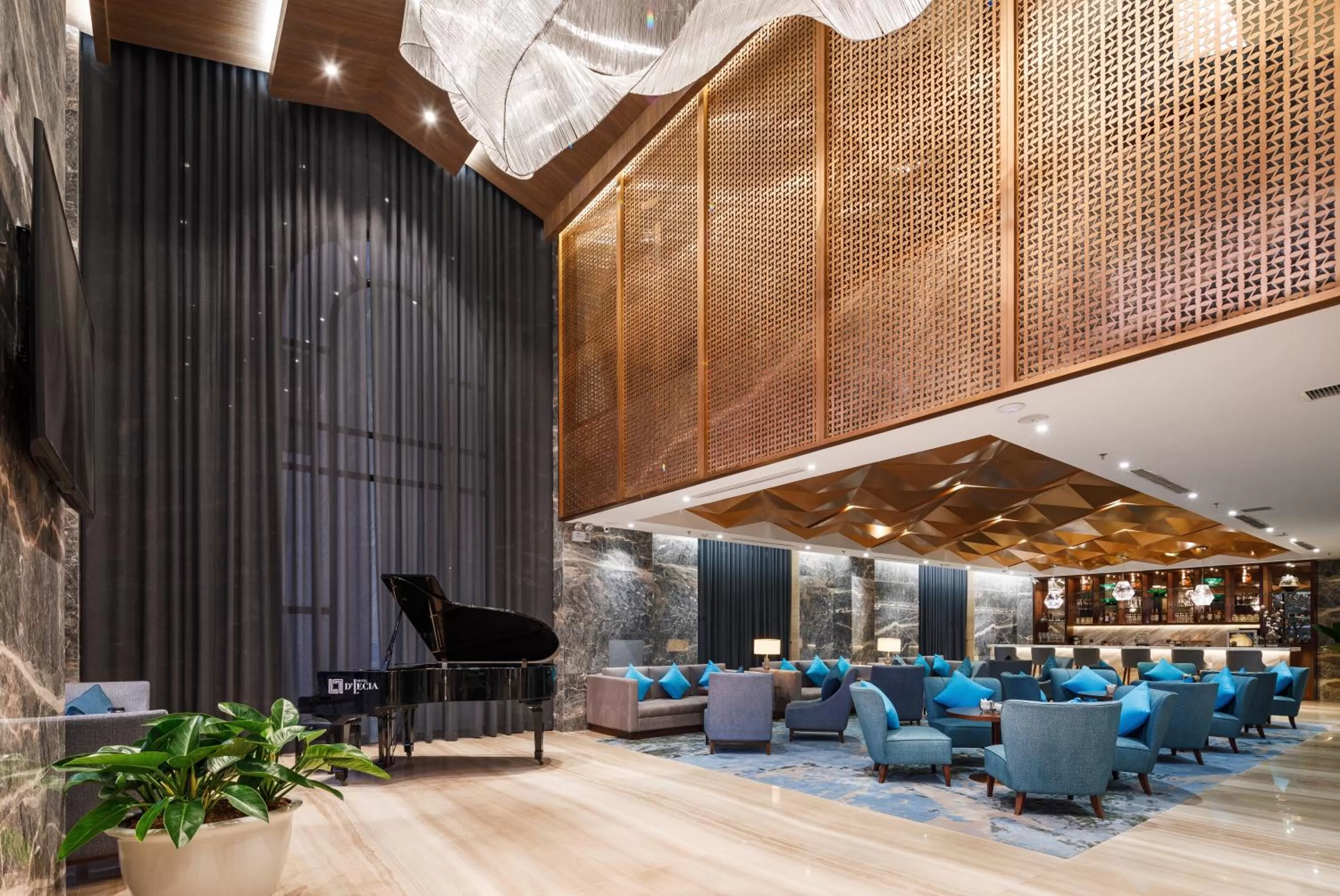 Communal lounge/ TV room in D'Lecia Ha Long Hotel