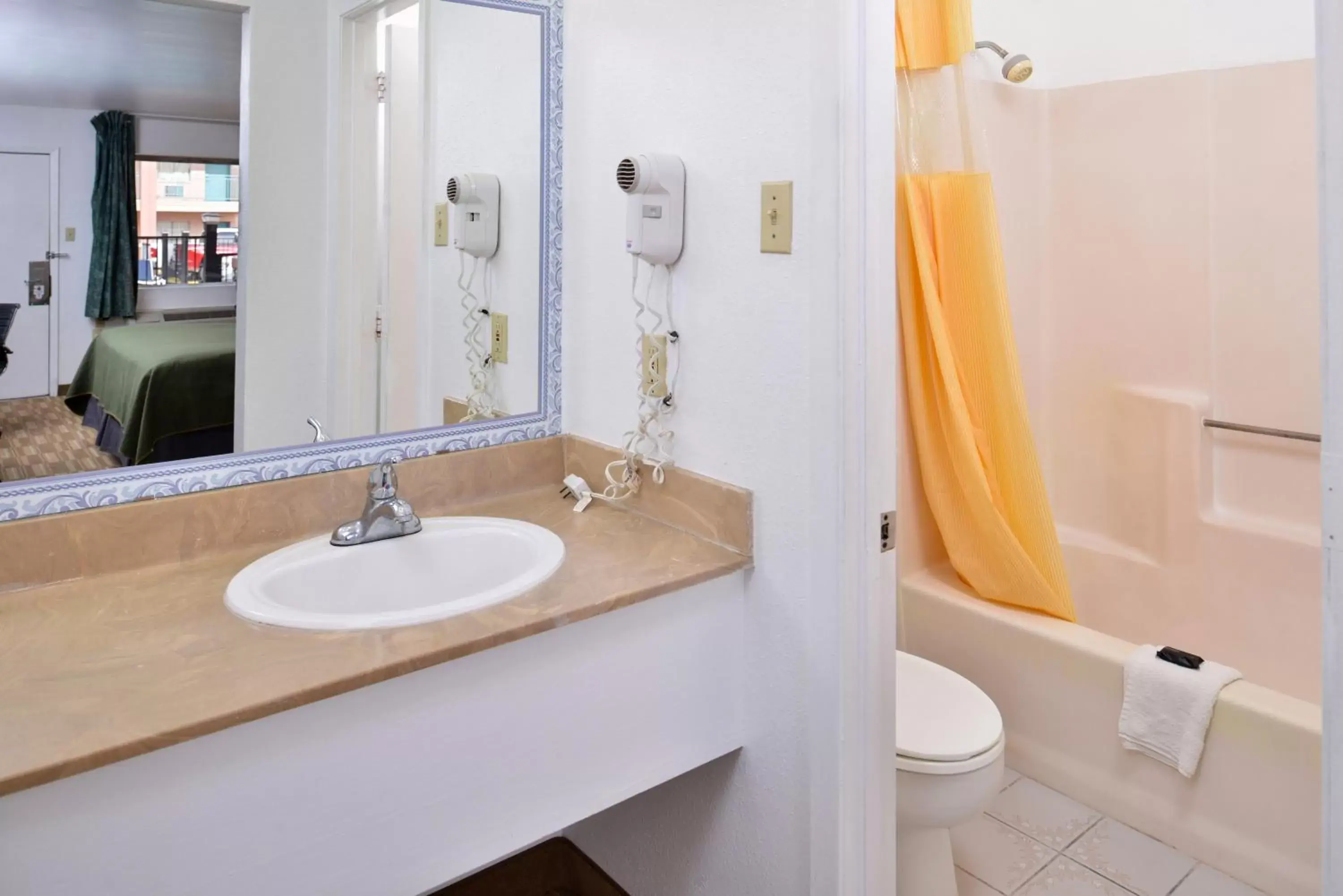 Bedroom, Bathroom in Americas Best Value Inn Clute