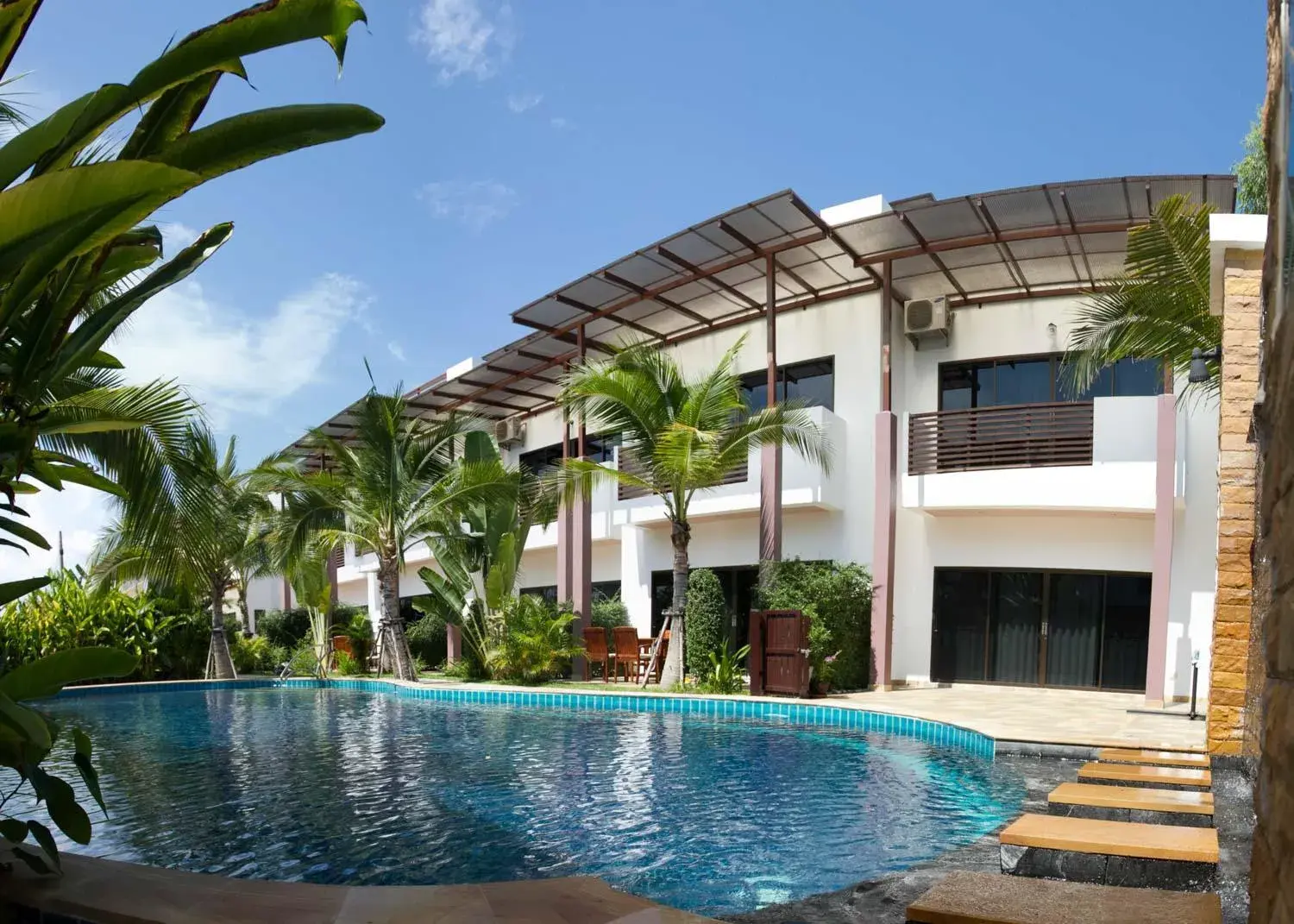 Swimming Pool in Oasis Garden & Pool Villa at VIP Resort