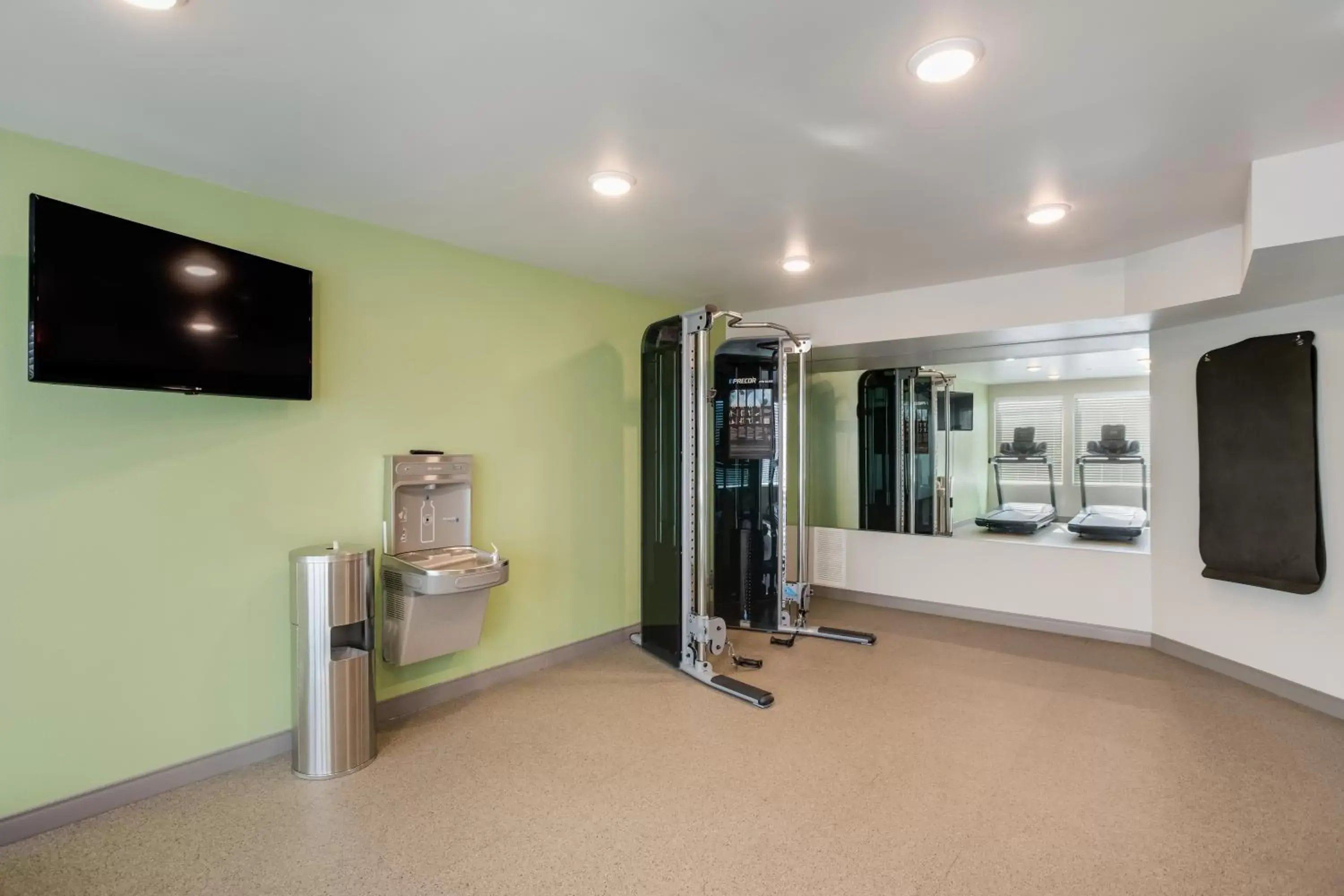 Fitness centre/facilities, TV/Entertainment Center in WoodSpring Suites Smyrna-La Vergne