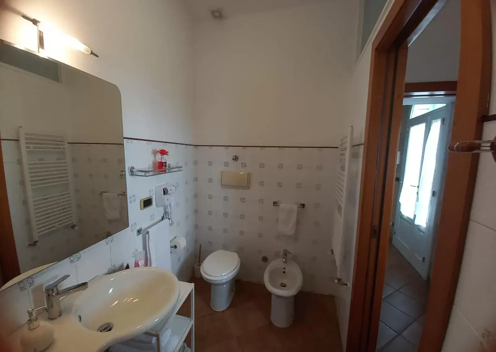 Bathroom in Tronchetto bianco