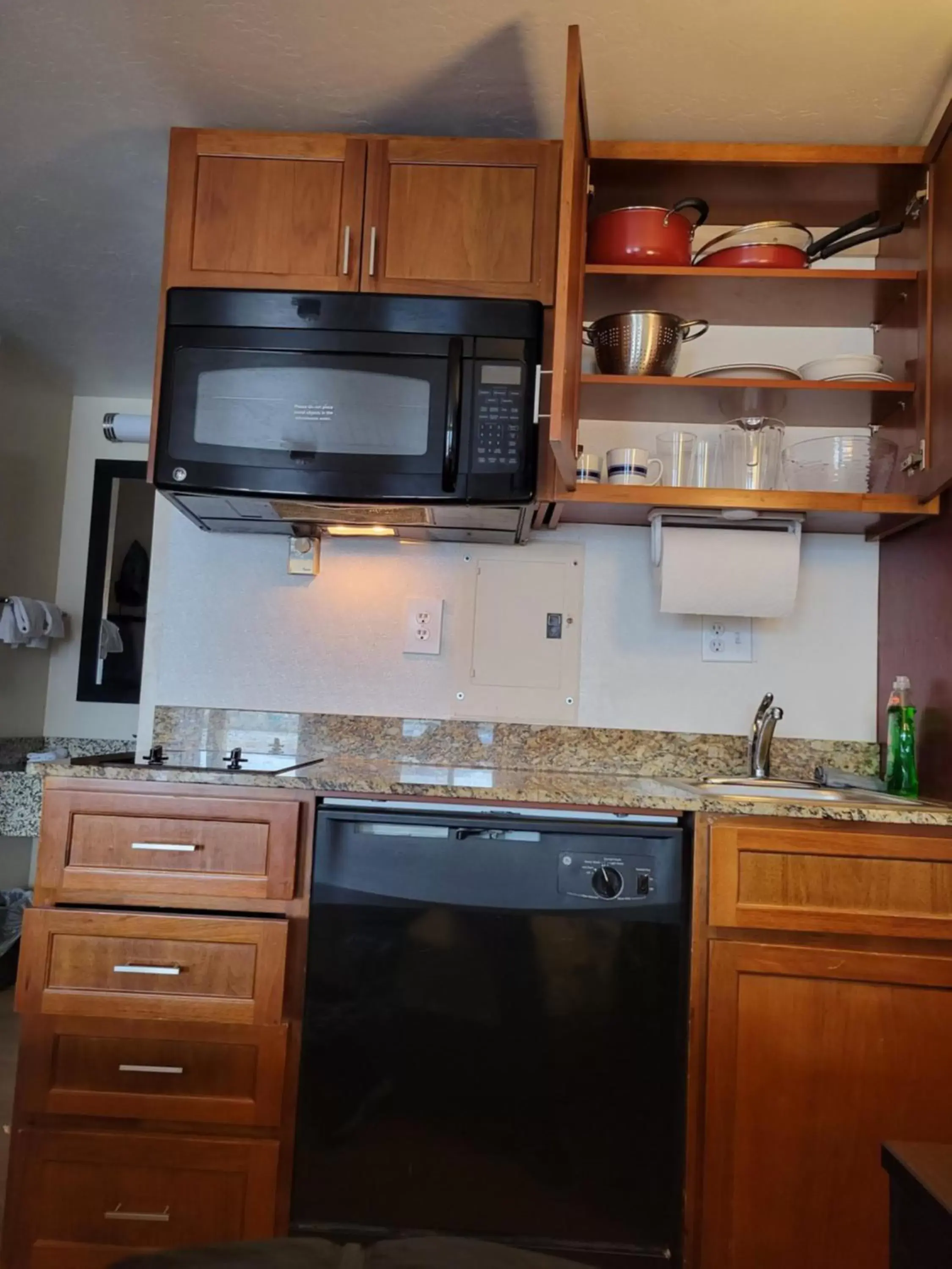 Photo of the whole room, Kitchen/Kitchenette in Red Roof Inn Grand Junction