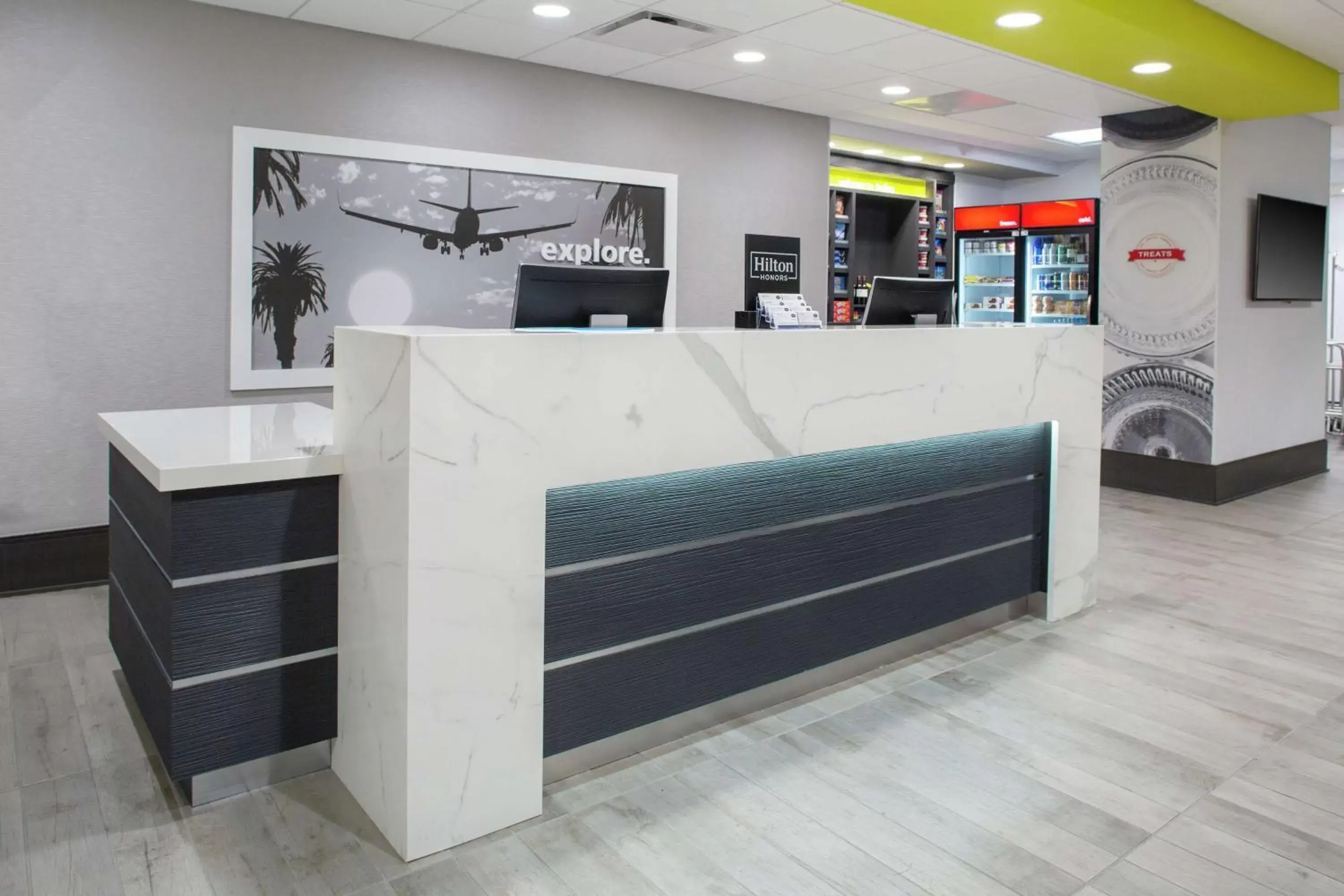 Lobby or reception, Lobby/Reception in Hampton Inn & Suites Irvine/Orange County Airport