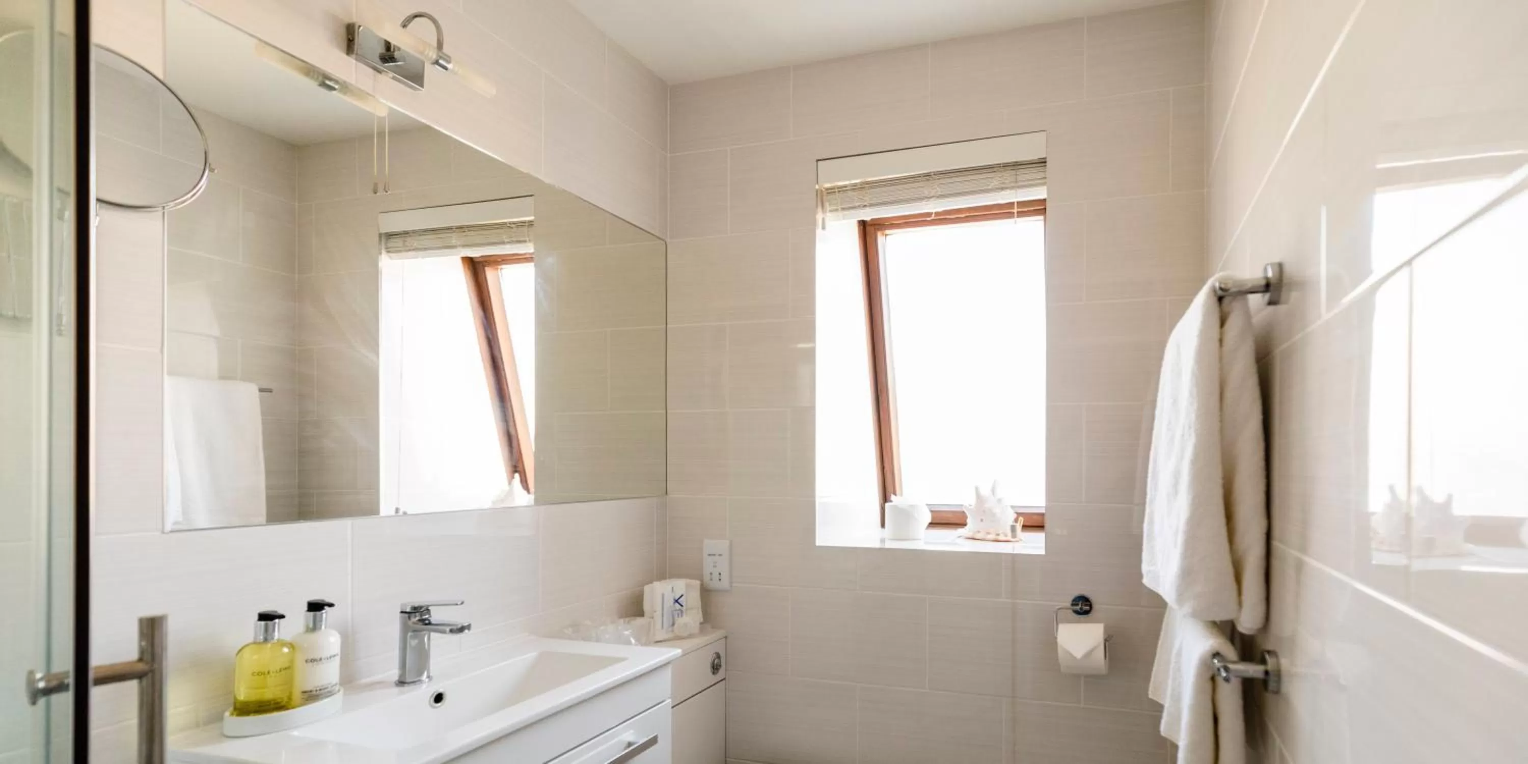 Bathroom in The Beachcroft Hotel, BW Signature Collection