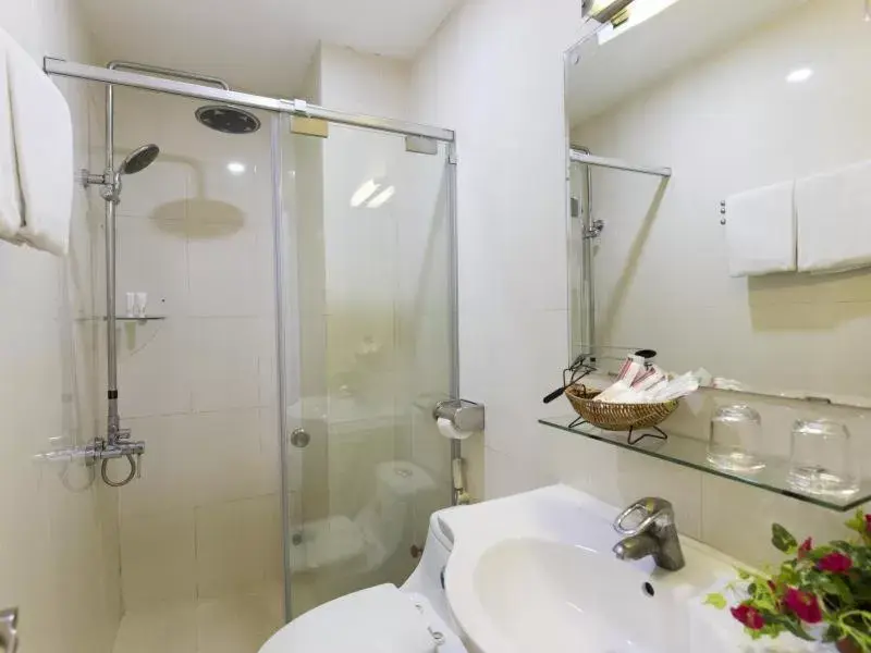 Bathroom in Meraki Hotel