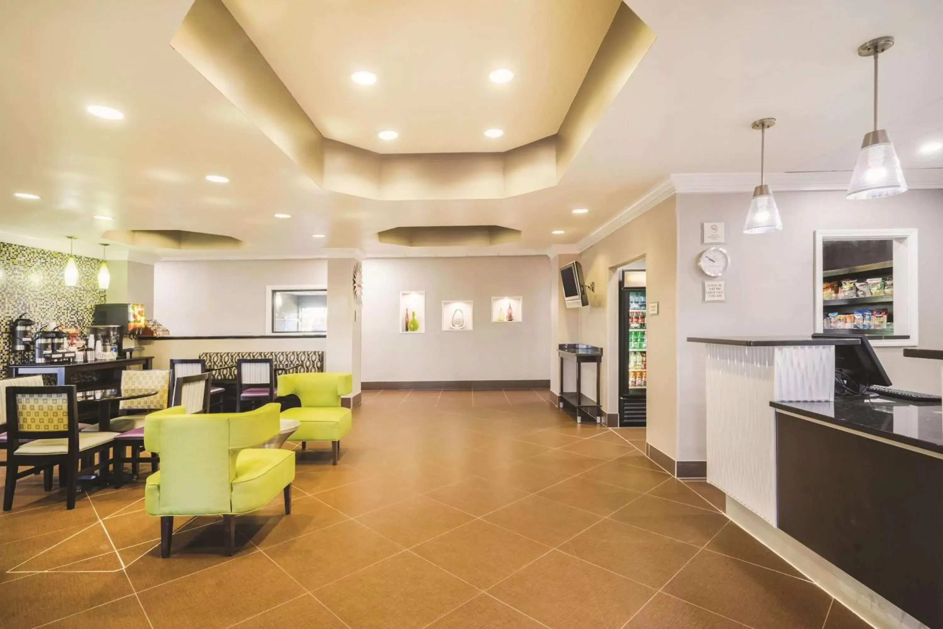 Lobby or reception in La Quinta Inn & Suites by Wyndham Louisville East