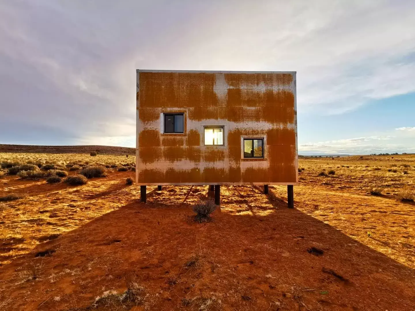 Sunrise, Property Building in Shash Dine' EcoRetreat