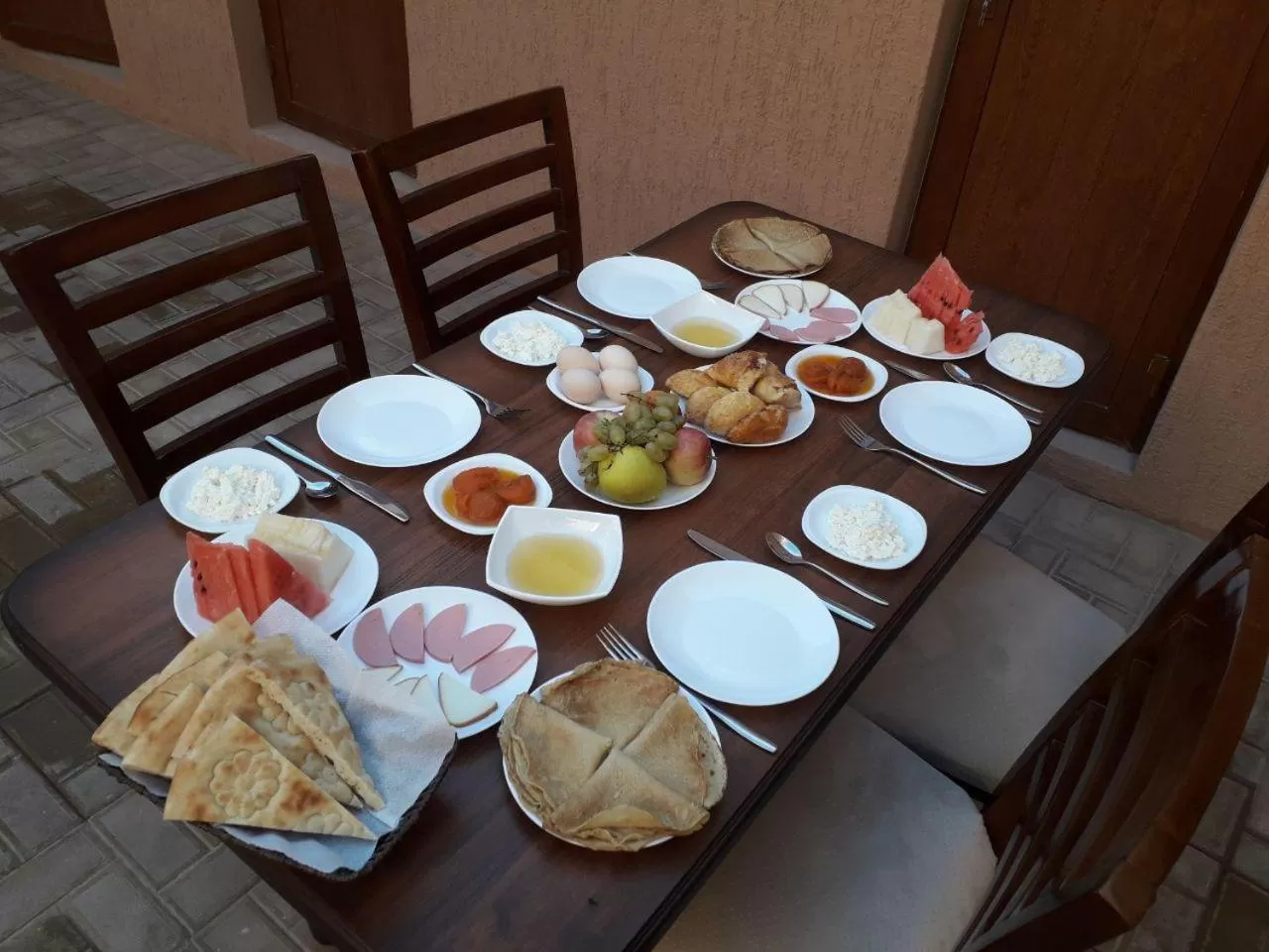 Breakfast, Dining Area in Caravan Hotel