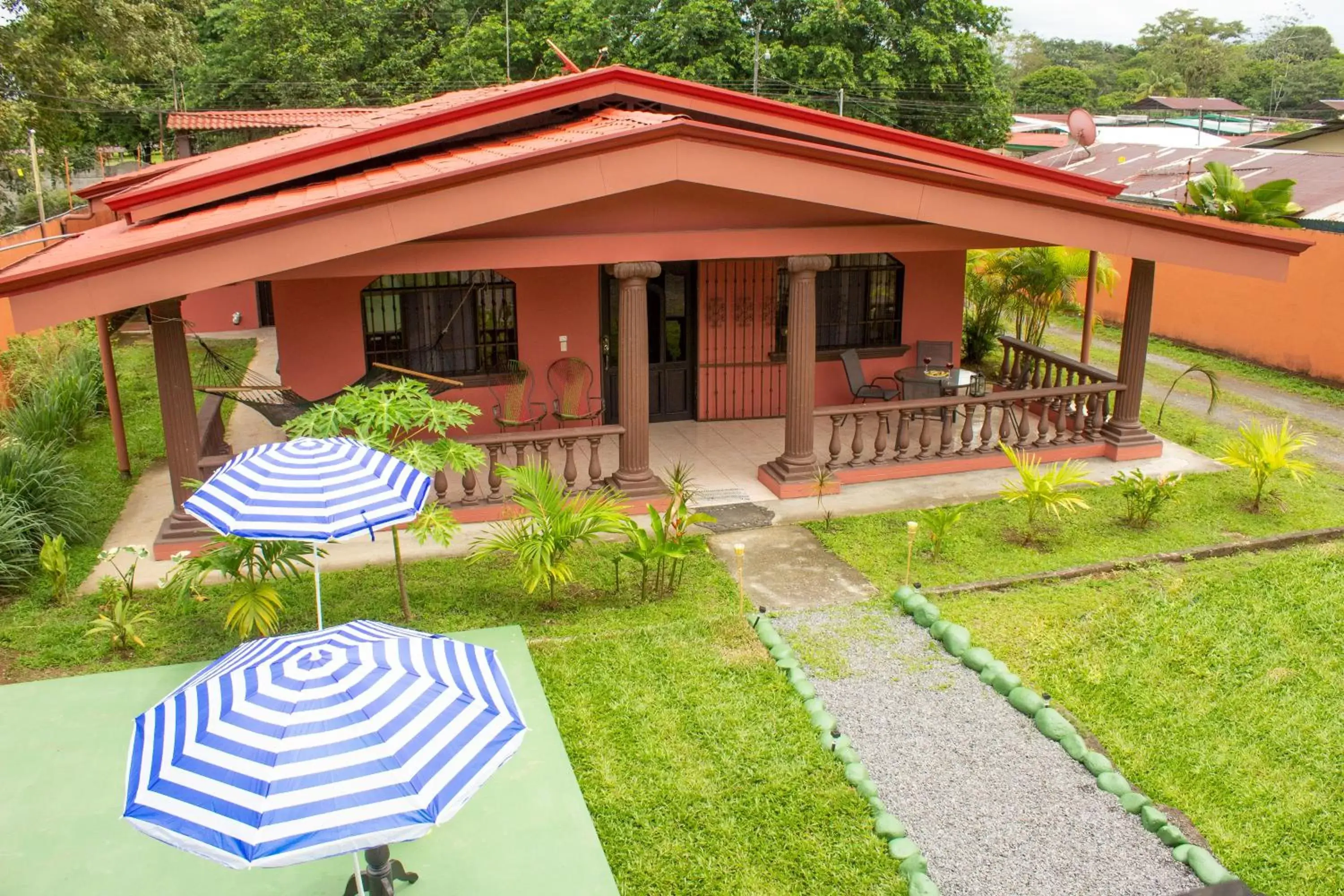 Patio in Tico House Bed & Breakfast