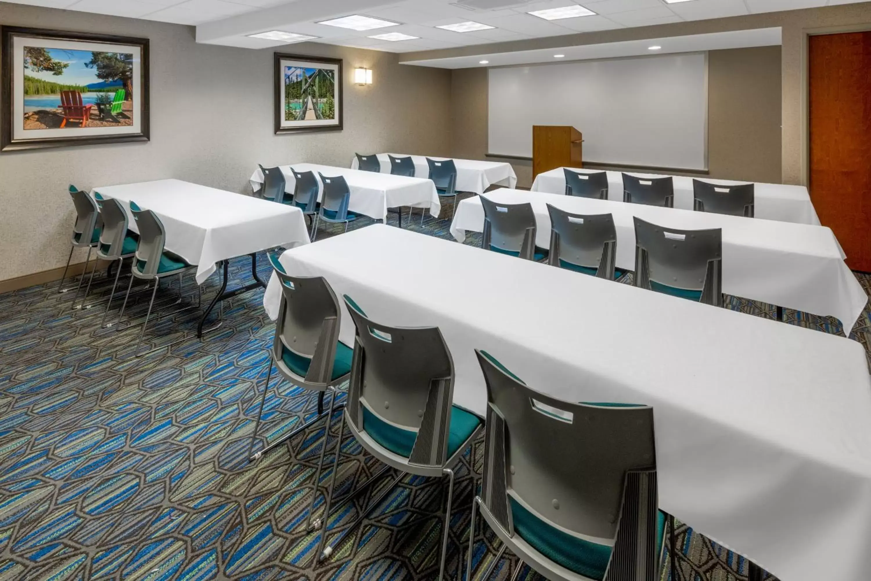 Meeting/conference room in Holiday Inn Express & Suites Wheat Ridge-Denver West, an IHG Hotel