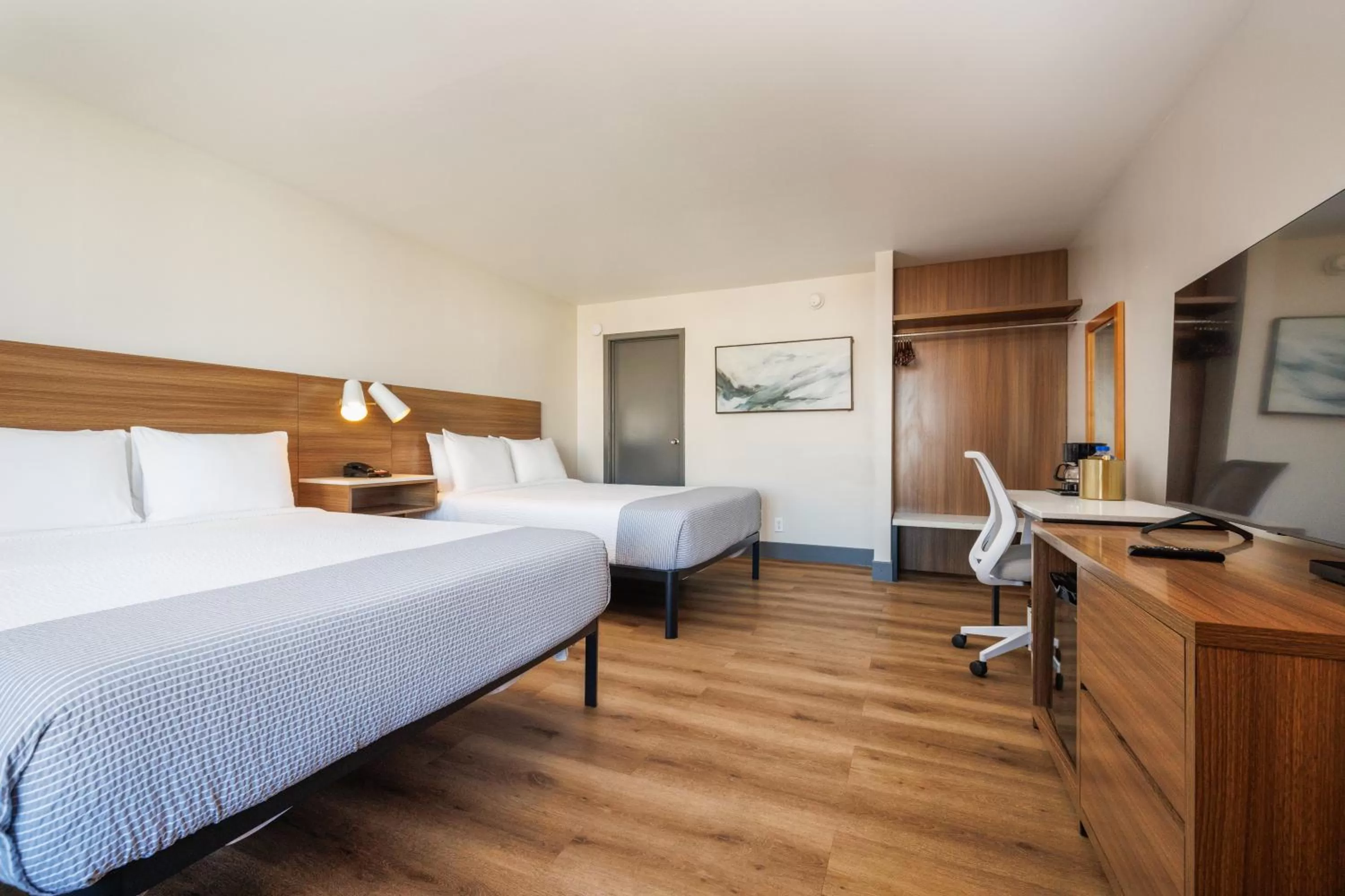 Deluxe Room with Two Queen Beds in La Luna Inn, an Ascend Collection Hotel