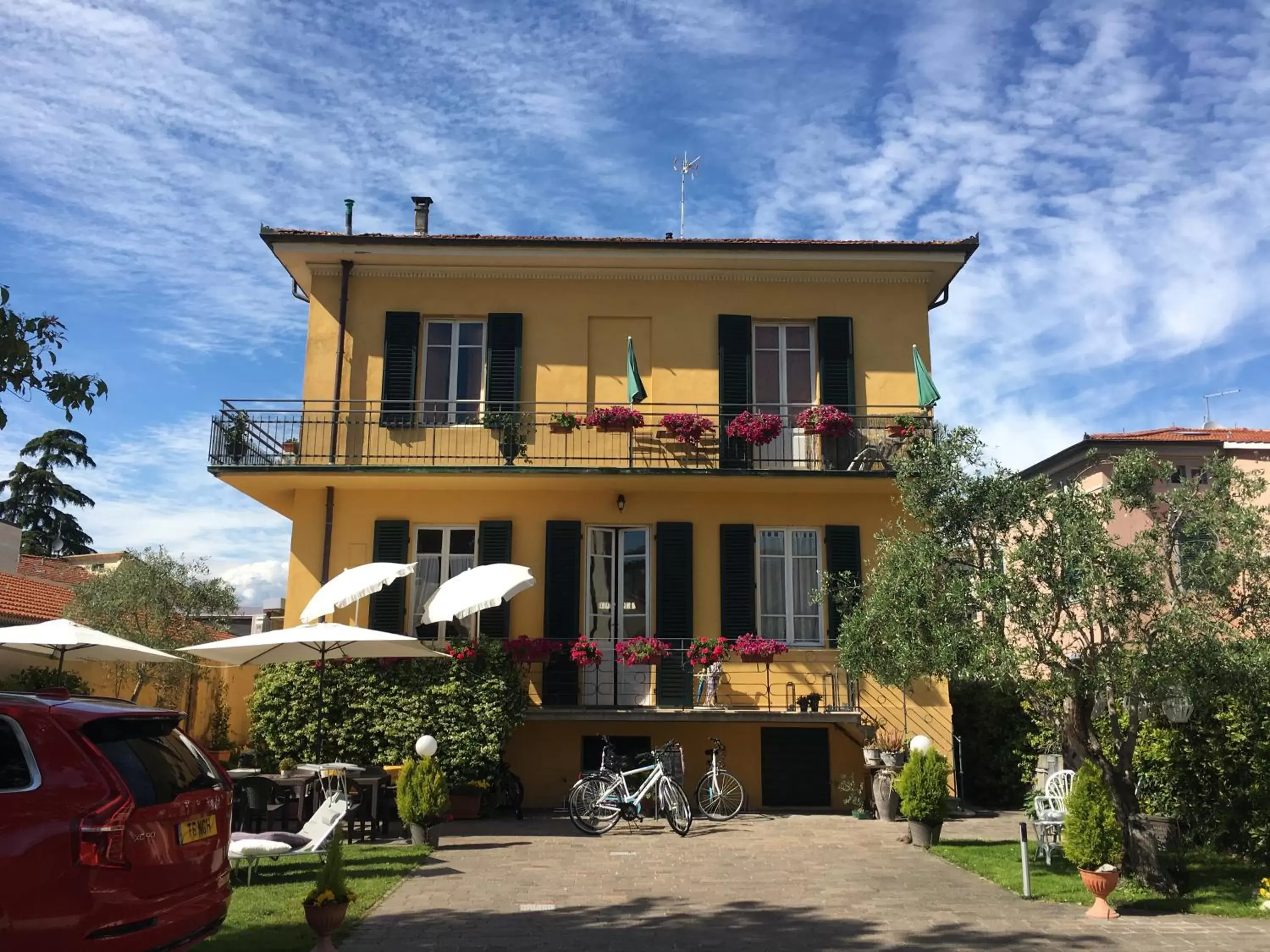 Facade/entrance, Property Building in Villa San Donato B&B