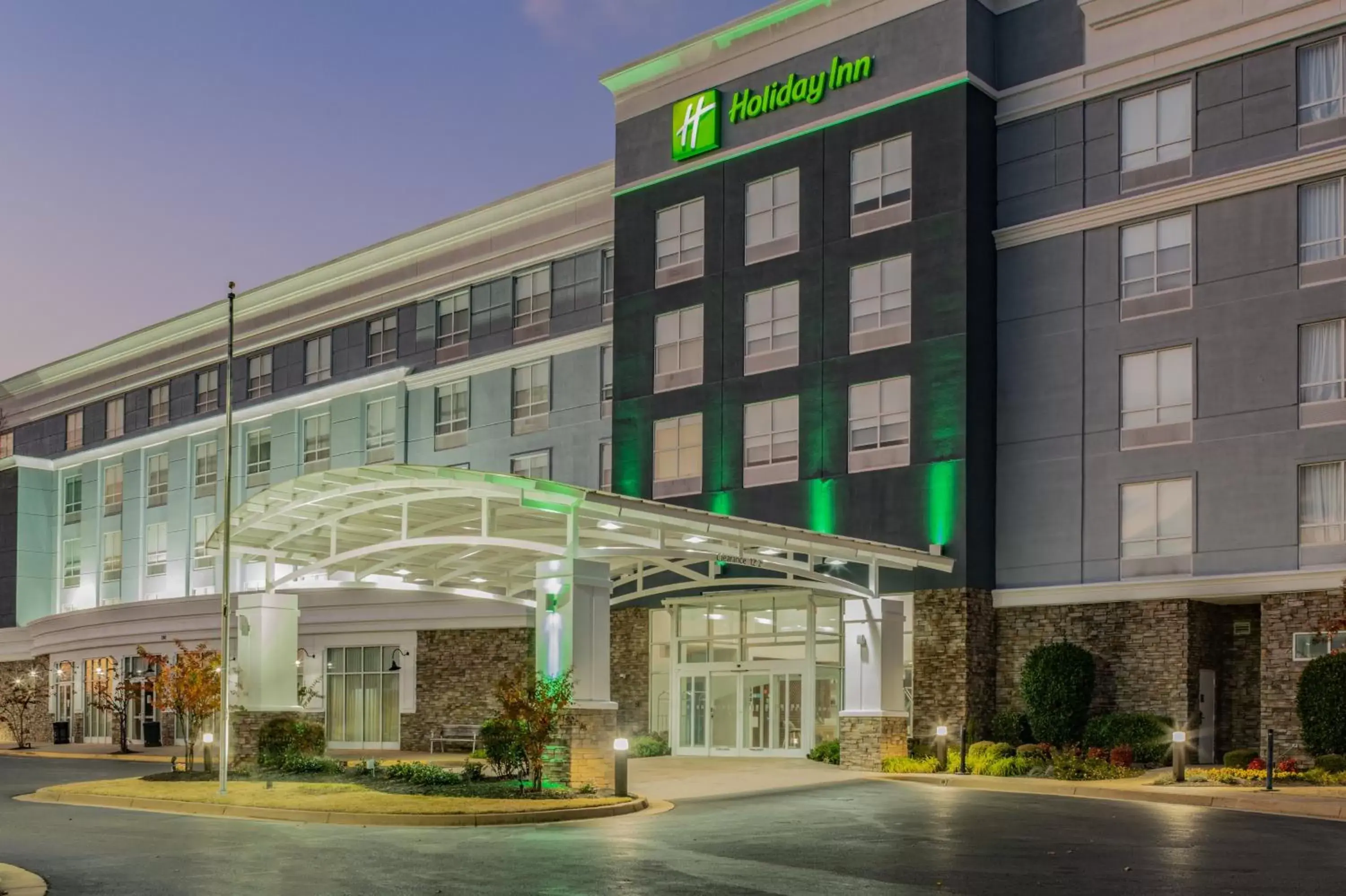 Property Building in Holiday Inn Southaven Central - Memphis, an IHG Hotel