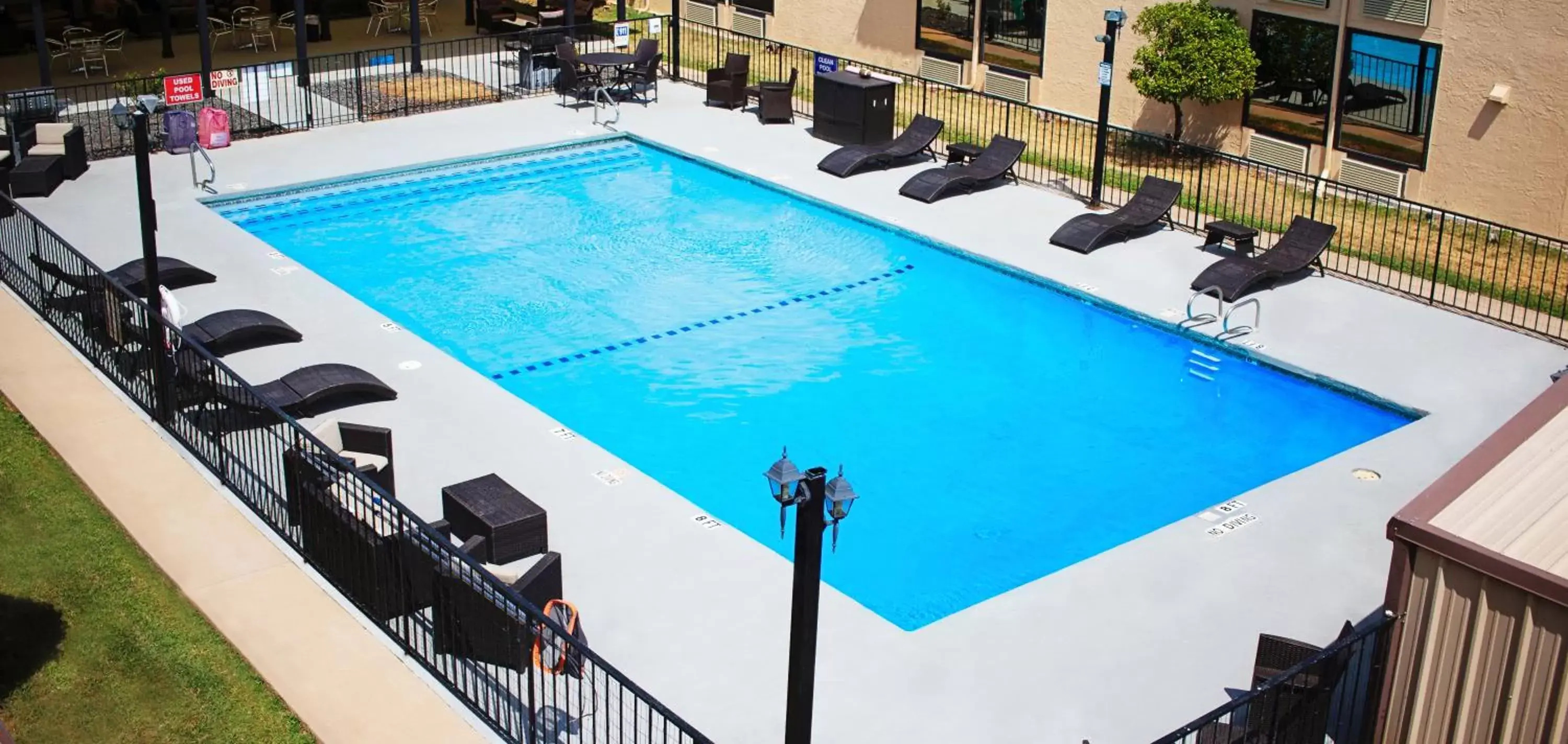 Bird's eye view, Pool View in The Inn and Suites at 34 Fifty