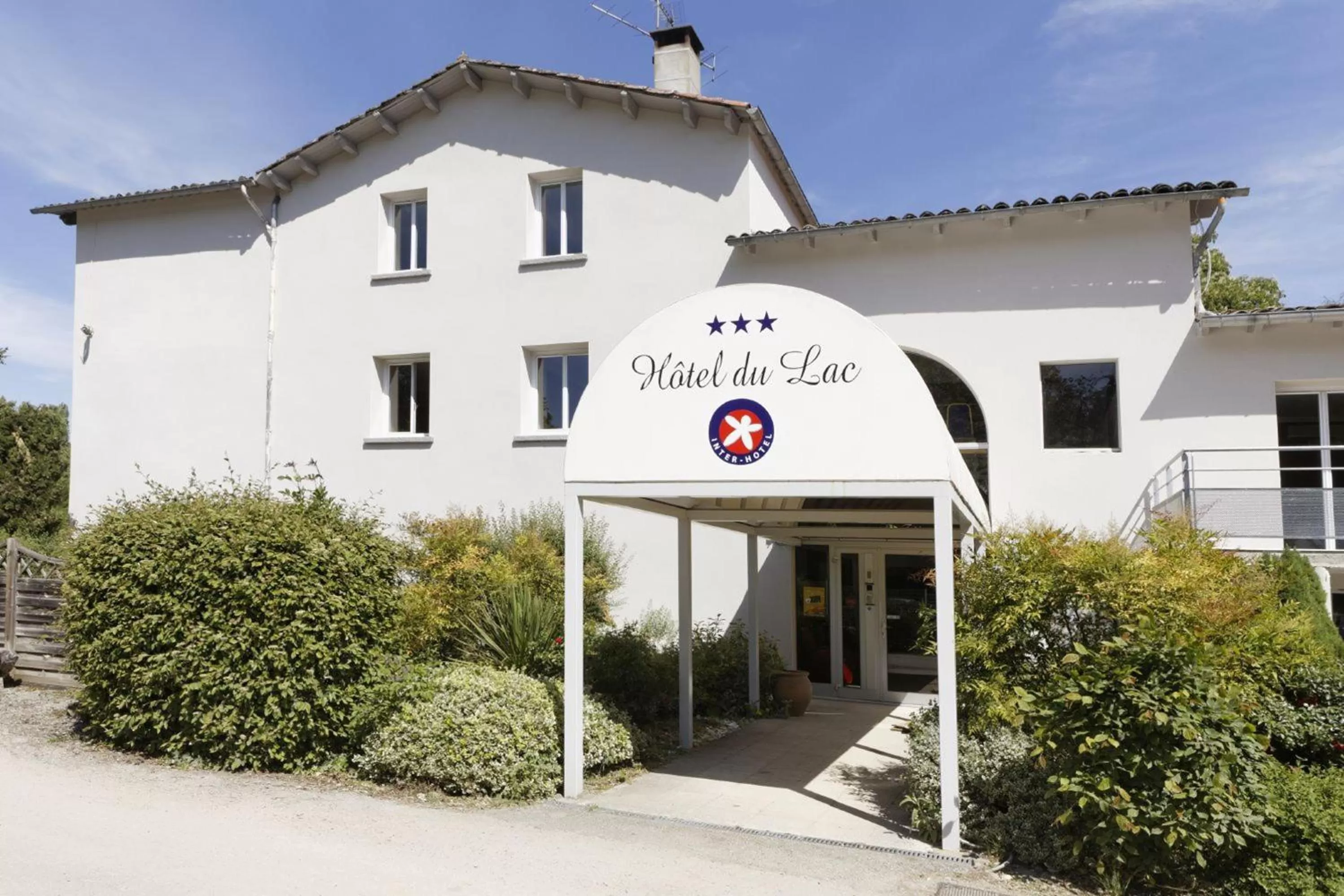 Facade/entrance in Hotel du Lac Foix
