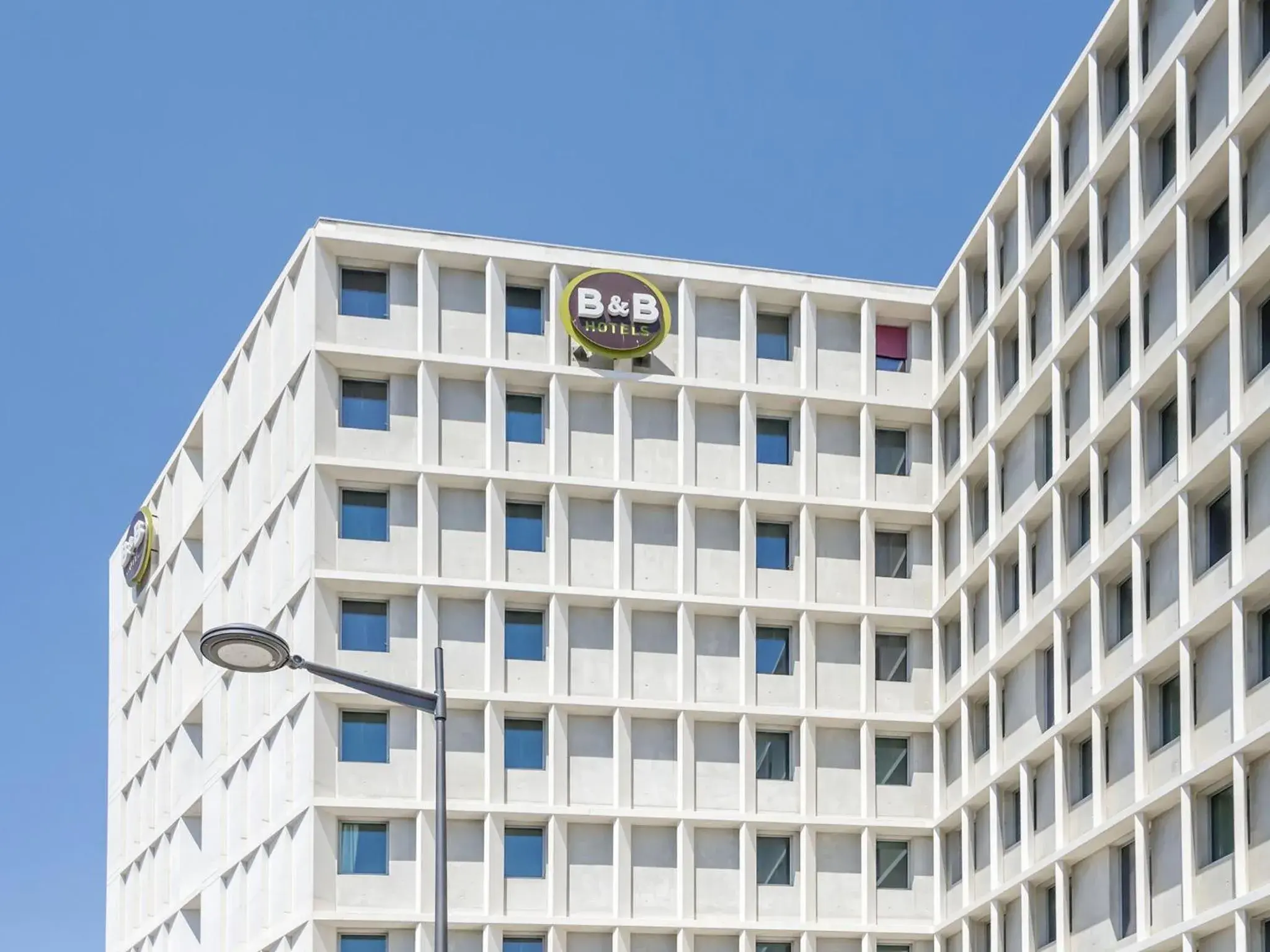 Facade/entrance, Property Building in B&B Hotel Marseille Les Ports