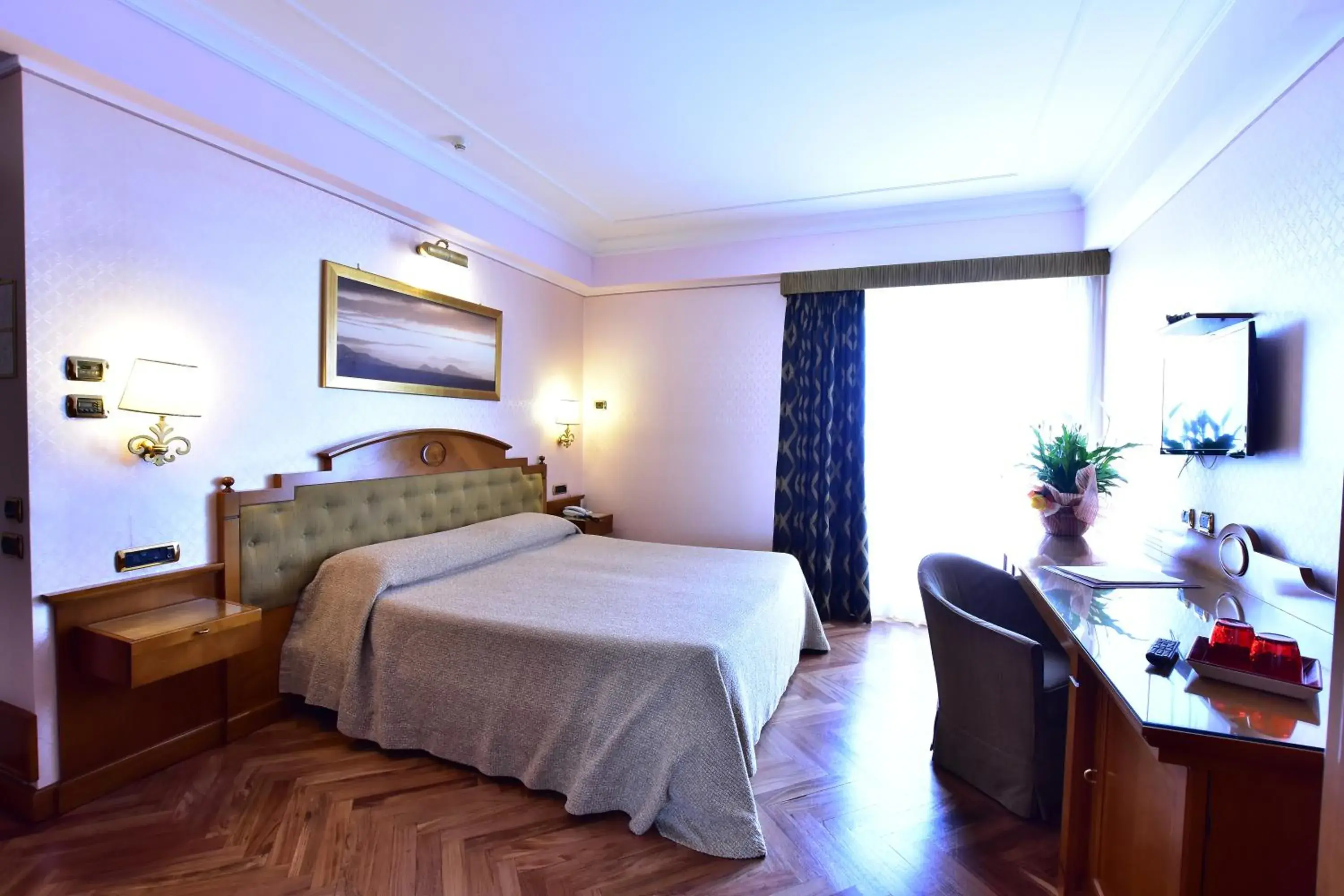 Photo of the whole room, Bed in Palazzo Rosenthal Vesuview Hotel & Resort