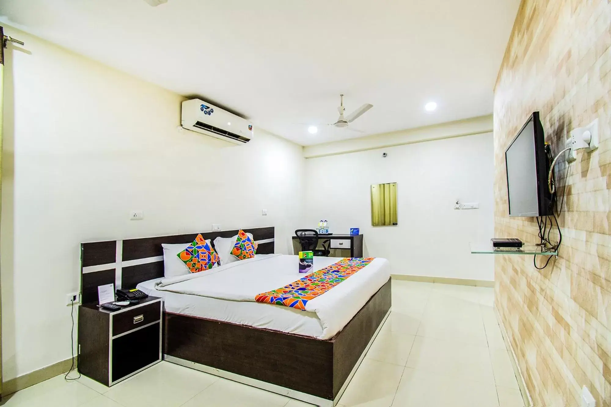 Bed in FabHotel Pride Inn - Nr TCS Deccan Park, Hitech City Bed in FabHotel Pride Inn - Nr TCS Deccan Park, Hitech City