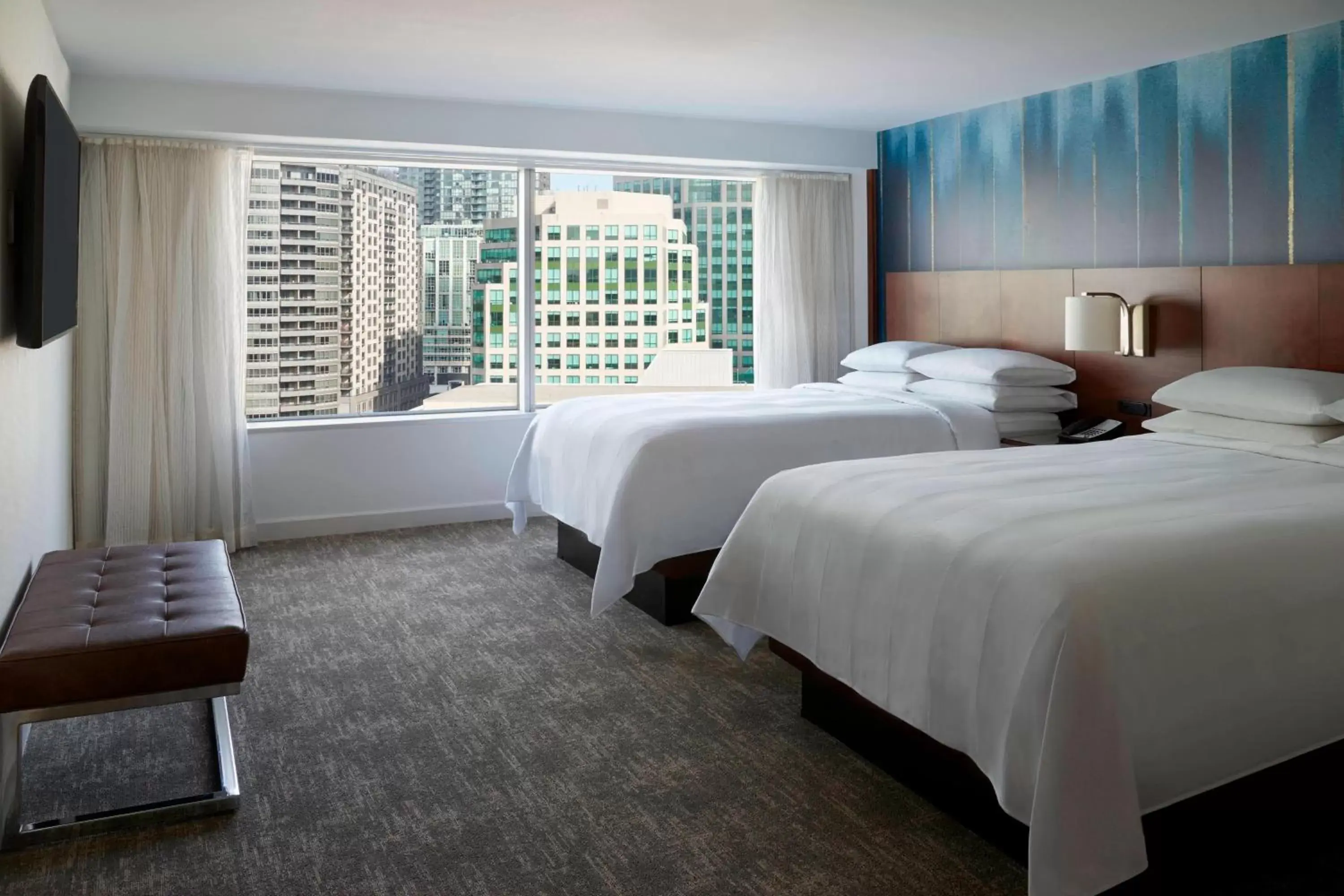 Bedroom, Bed in Toronto Marriott City Centre Hotel