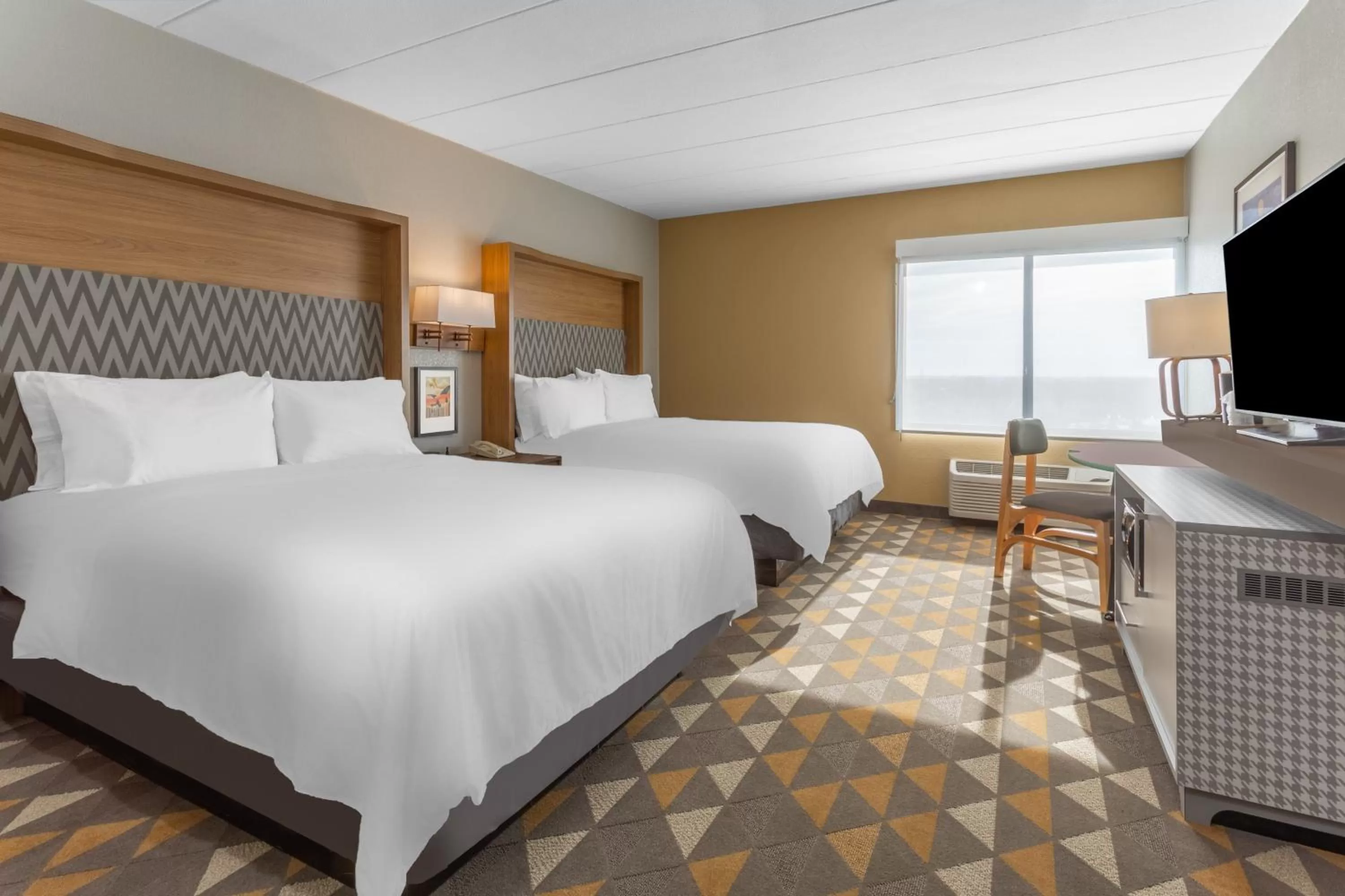 Photo of the whole room, Bed in Holiday Inn Rockford by IHG