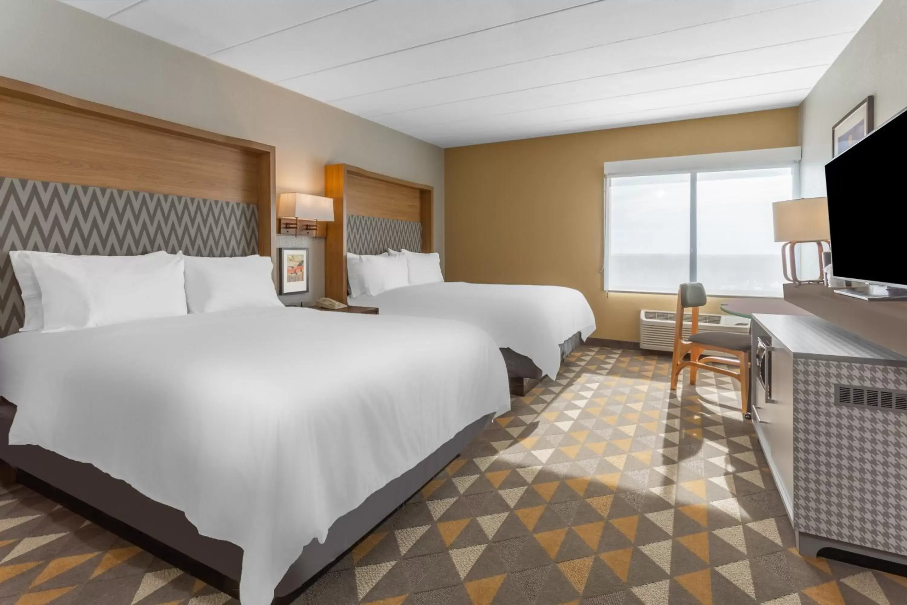 Photo of the whole room, Bed in Holiday Inn Rockford, an IHG Hotel