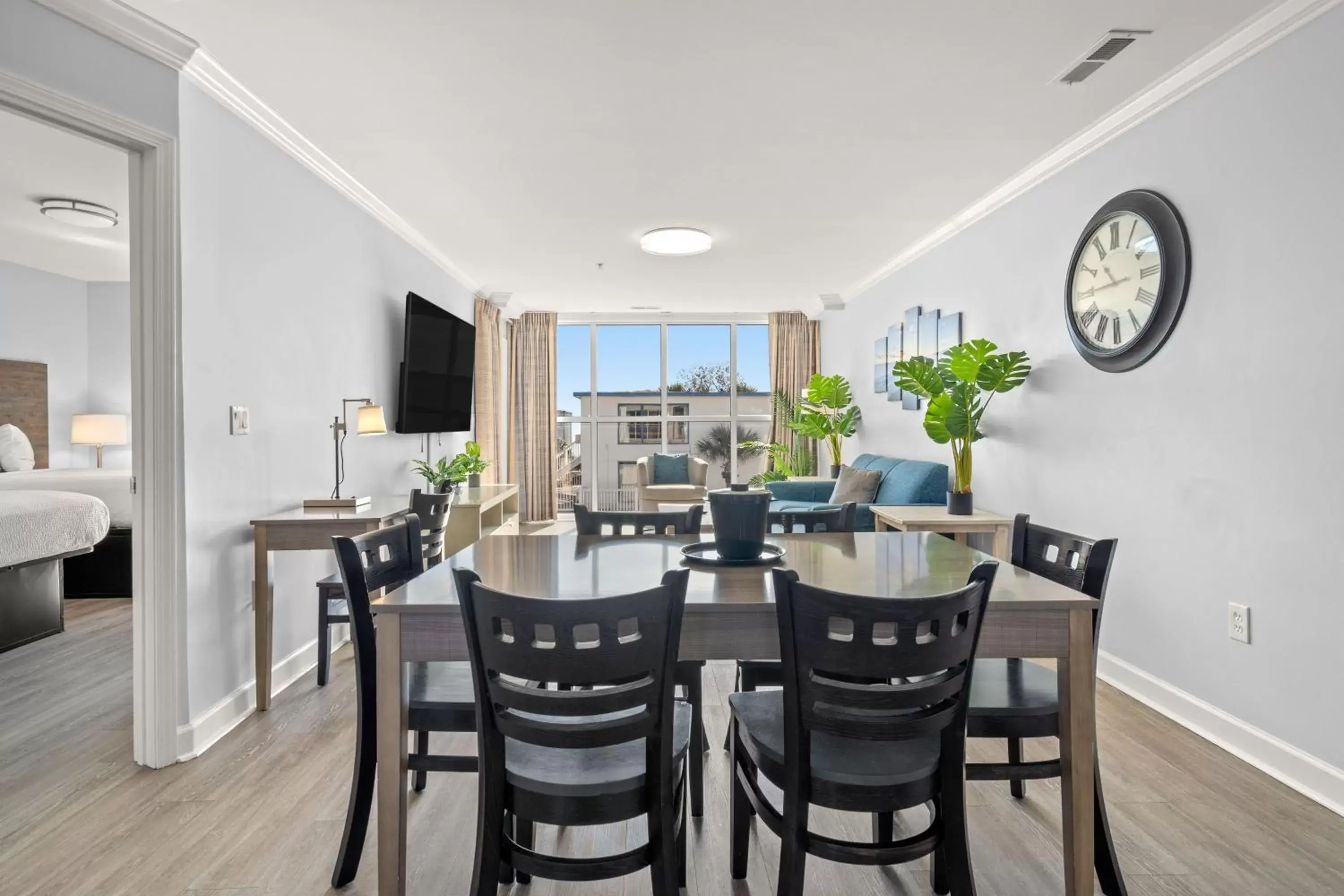 Dining Area in Ocean Escape Condos