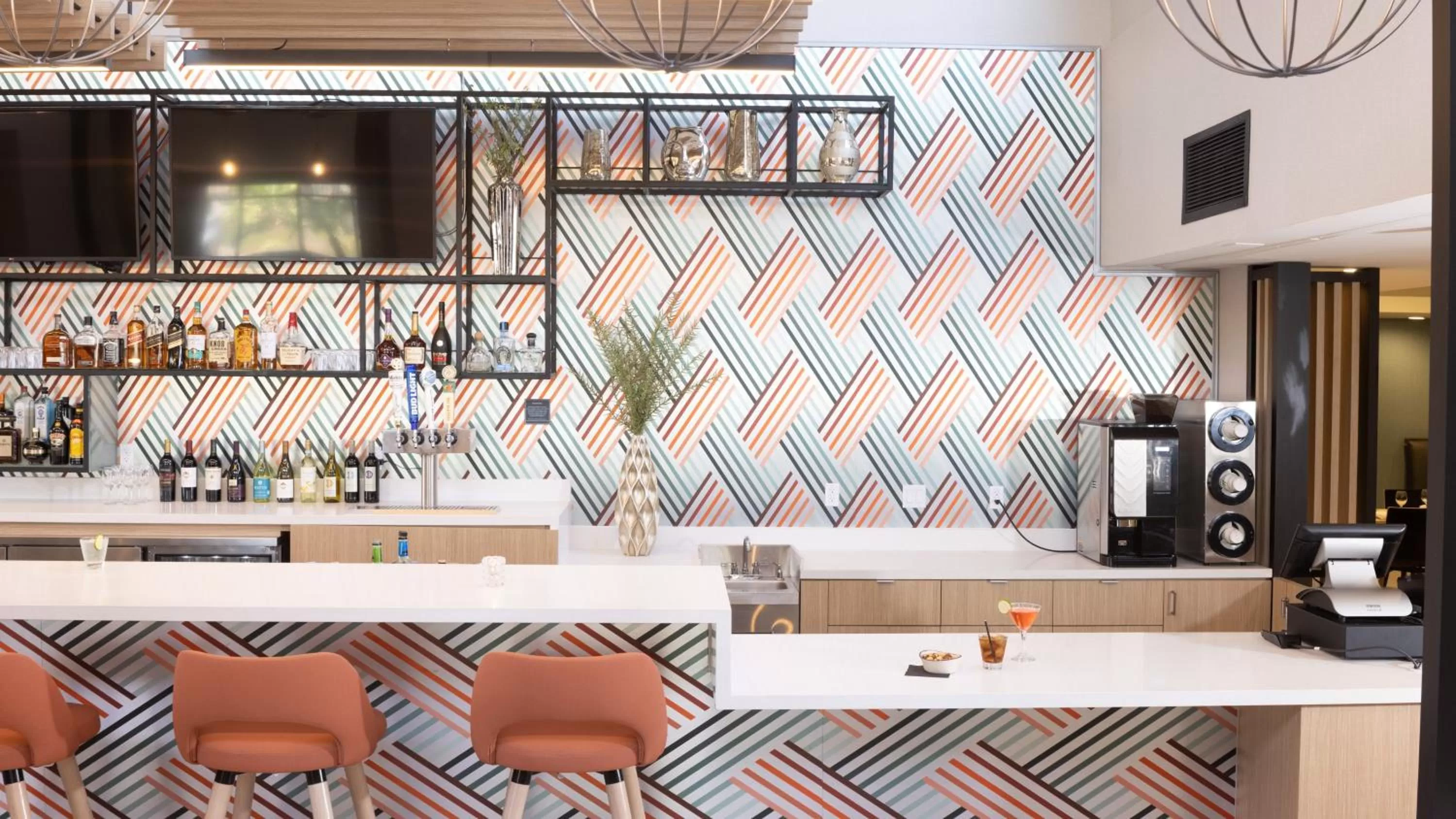 Restaurant/places to eat in Holiday Inn Santa Ana-Orange County Airport by IHG