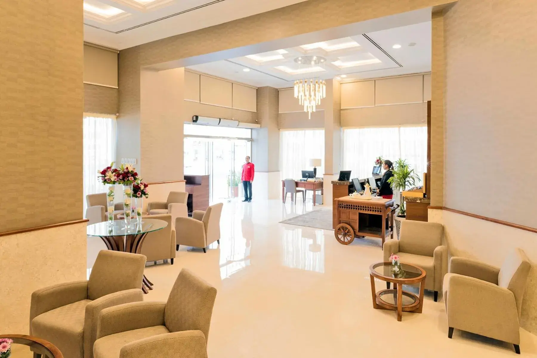 Lobby or reception, Lounge/Bar in Emirates Plaza Hotel